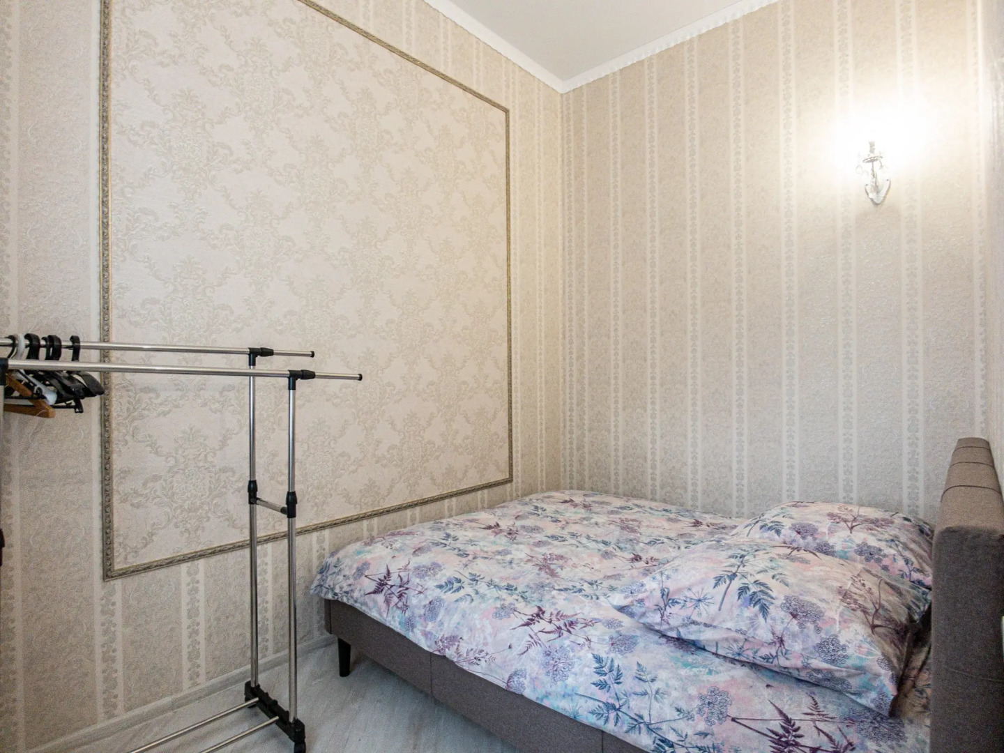 Апартаменты четырехкомнатные с видом на крепостную стену