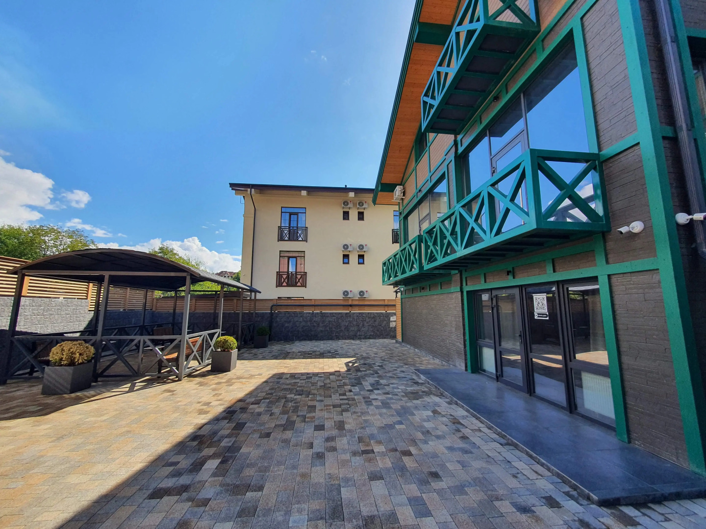 Апартаменты с Террасой и Видом на Горы