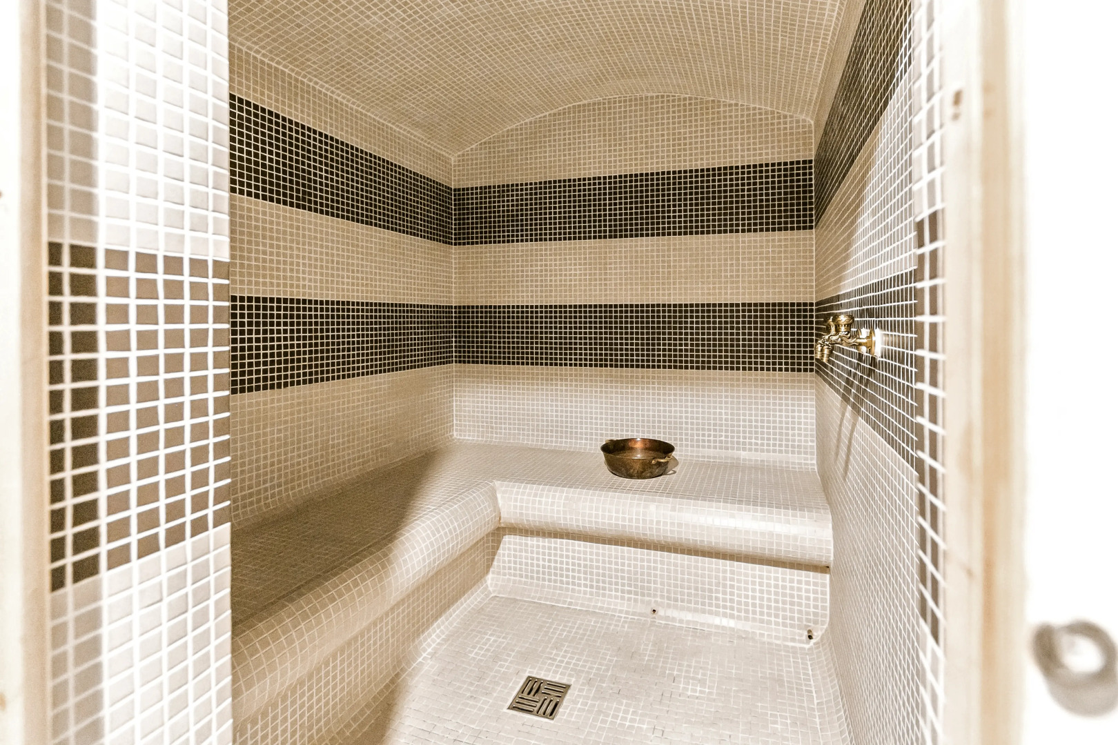 Отель Скала