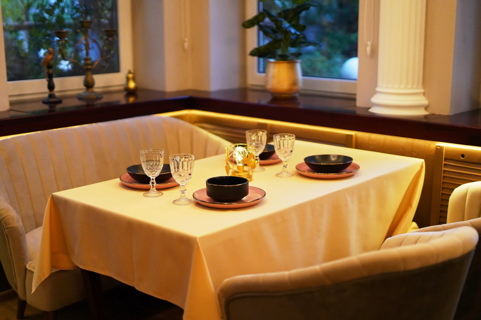 Отель Александр