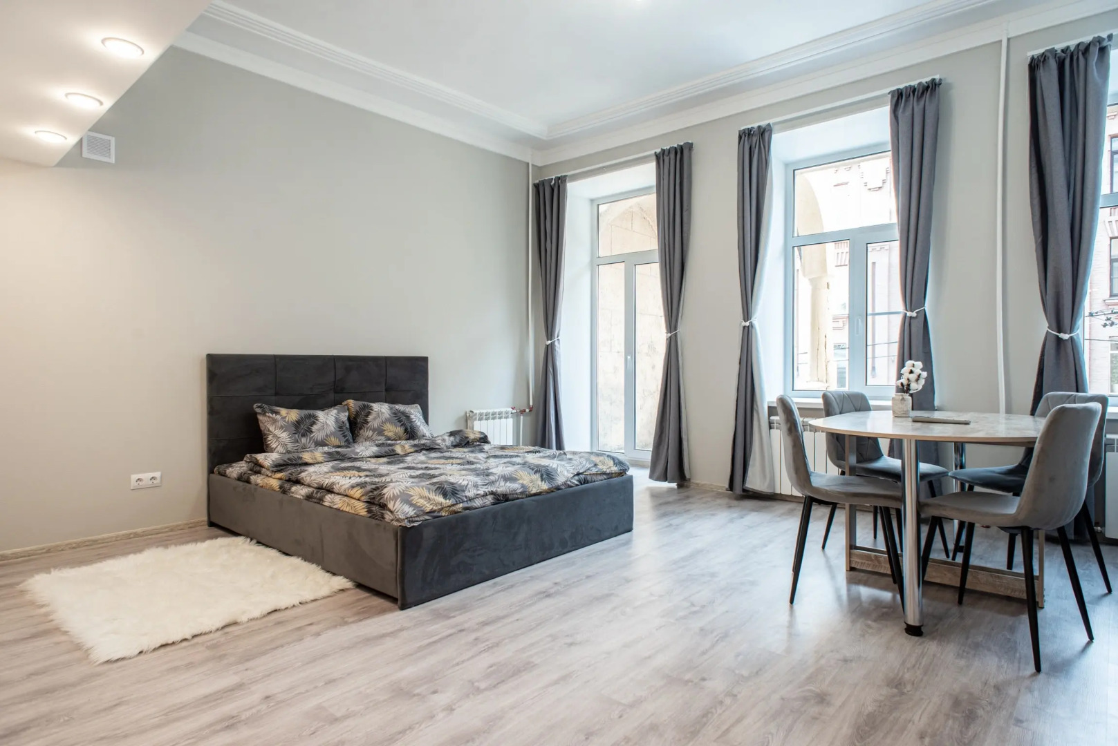 Квартира Стильная Евродвушка с Балконом в Центре Петроградской