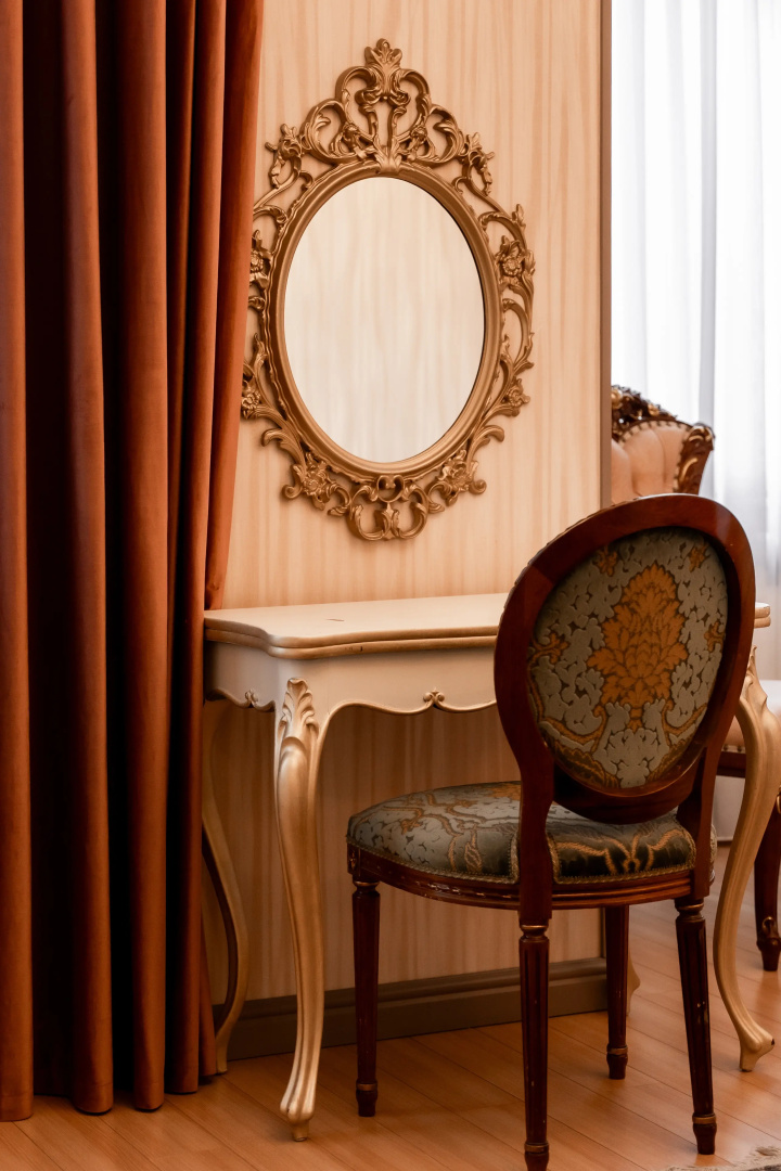 Отель West Inn Palace