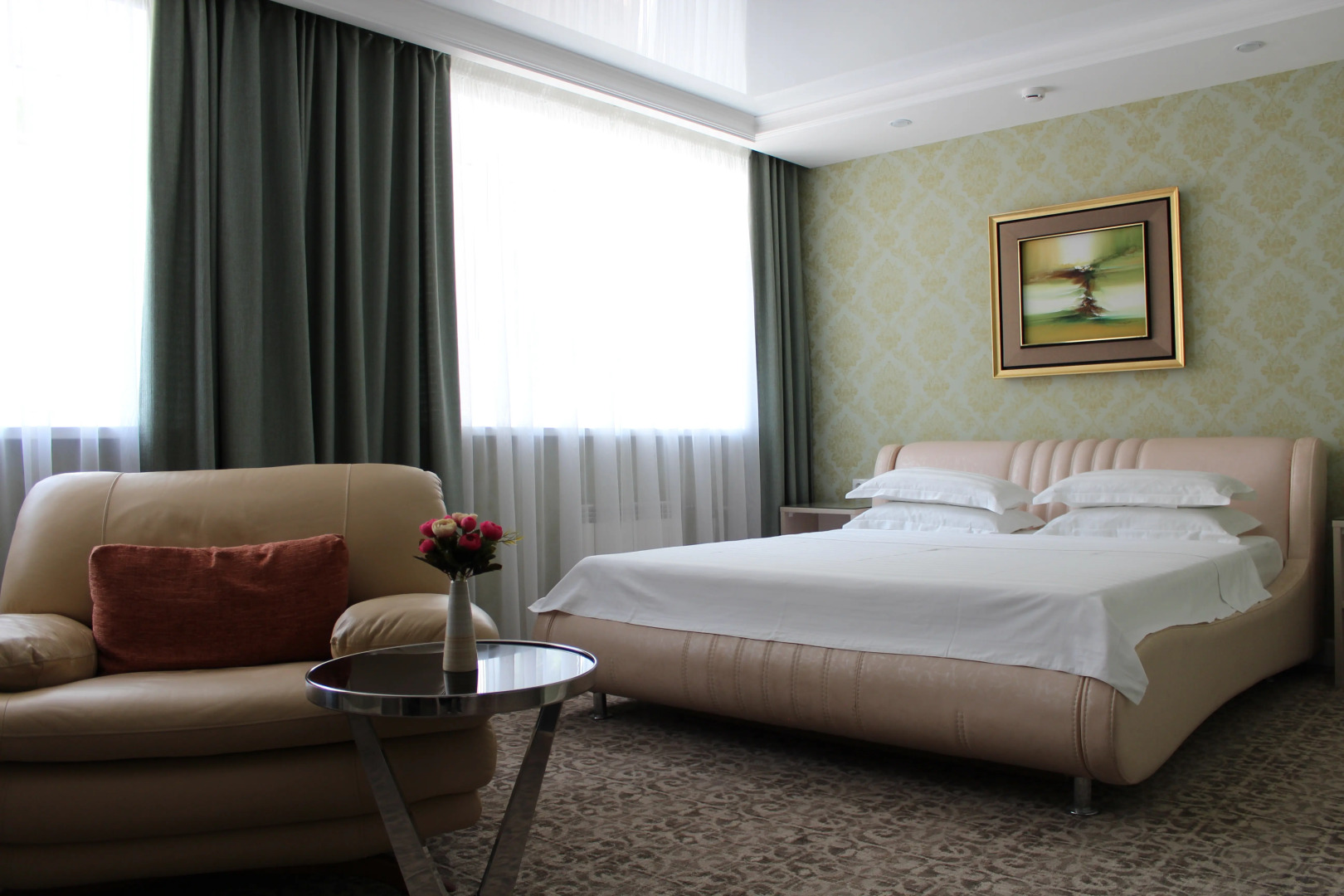 Гостиничный комплекс "Золотой слон"