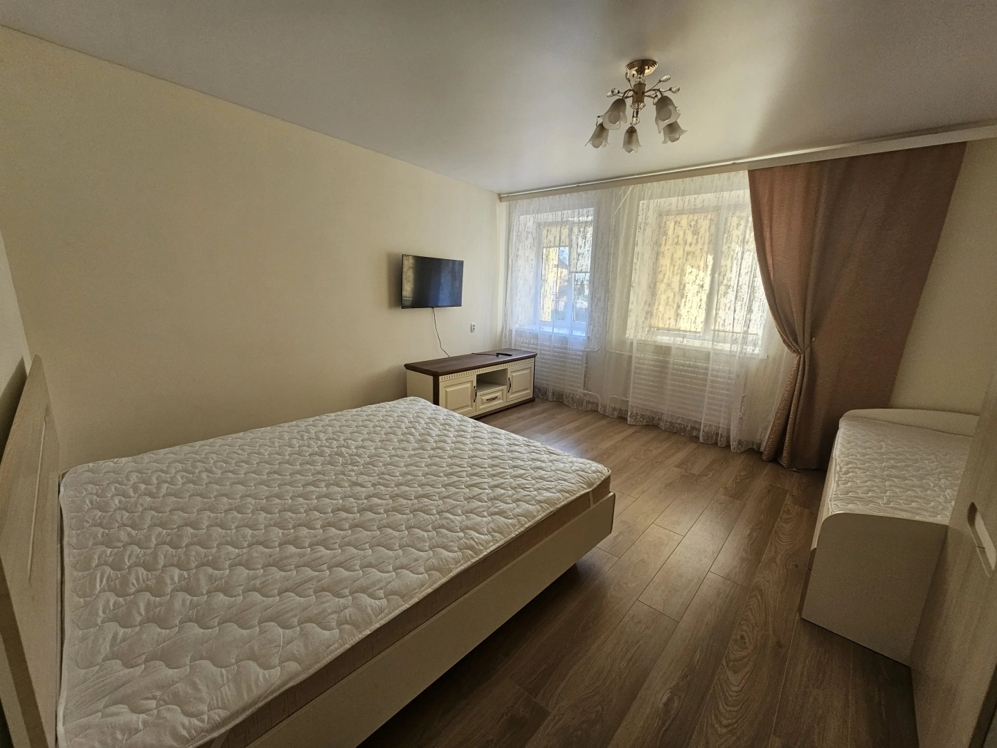 Квартира Двухкомнатная в центре на Большой Троицкой 15