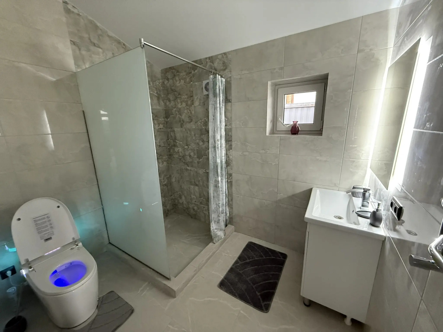 Частный дом На берегу реки с банным чаном