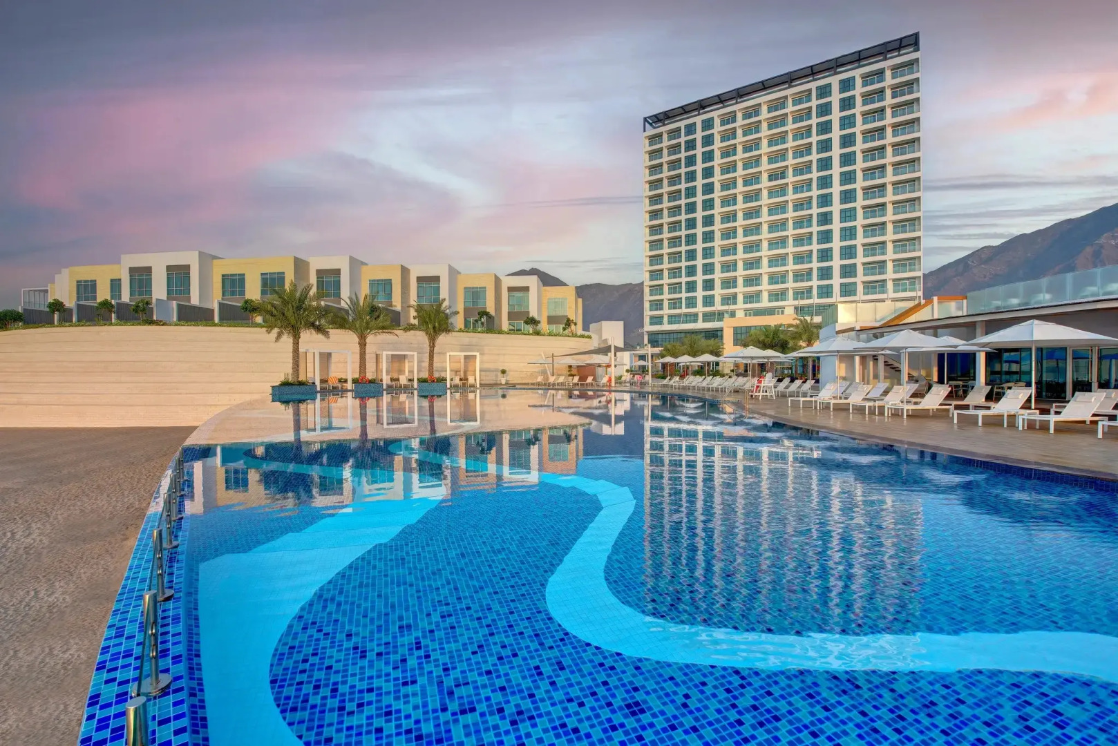 Курортный отель Royal M By Gewan Al Aqah Beach