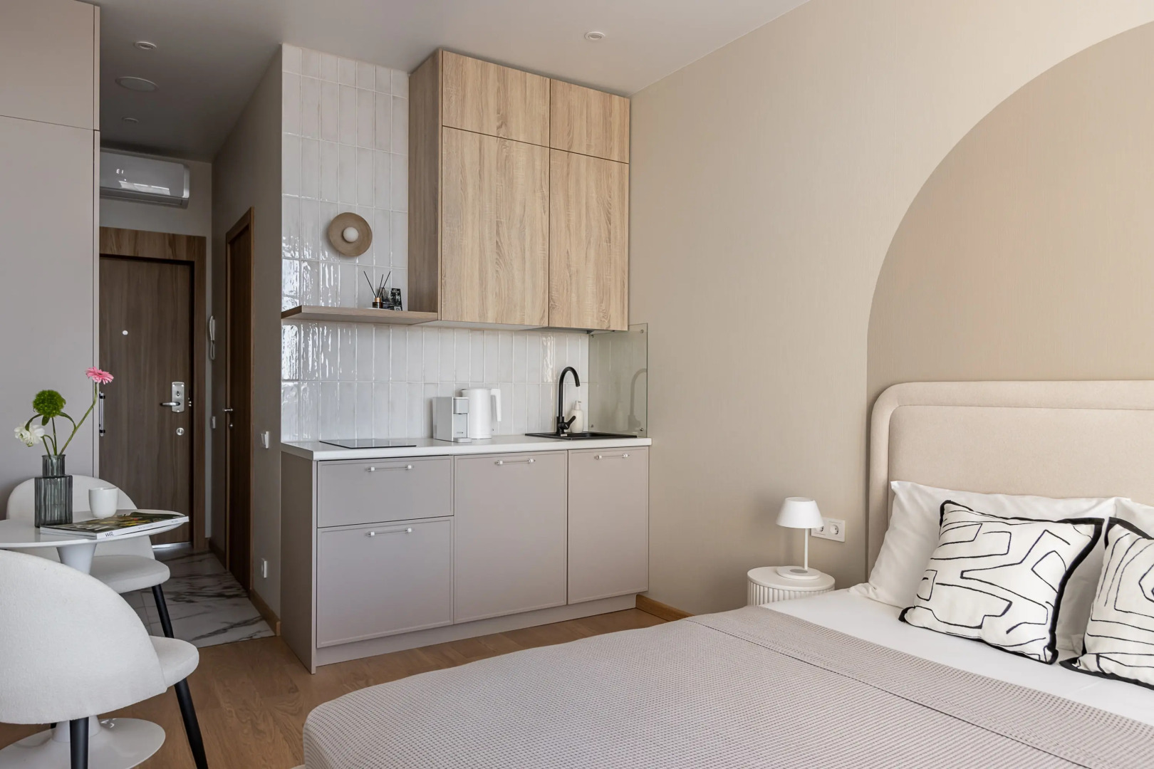 Апартаменты Видовые с видом на бассейн залив и лес