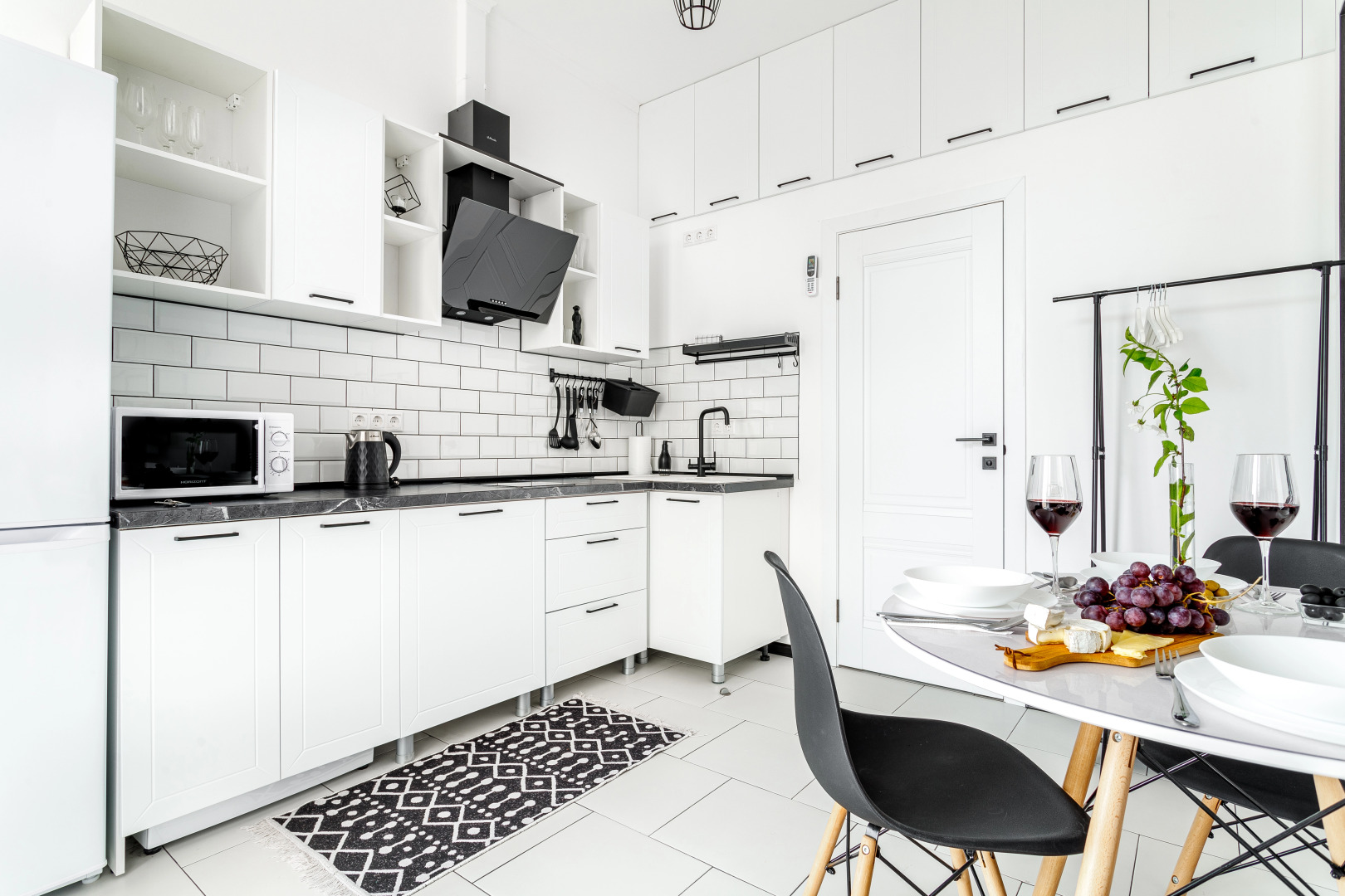 Апартаменты Caмая Стильная Студия c Видoм нa Мoре и Собcтвeнным Вxодом от Home Group apartments