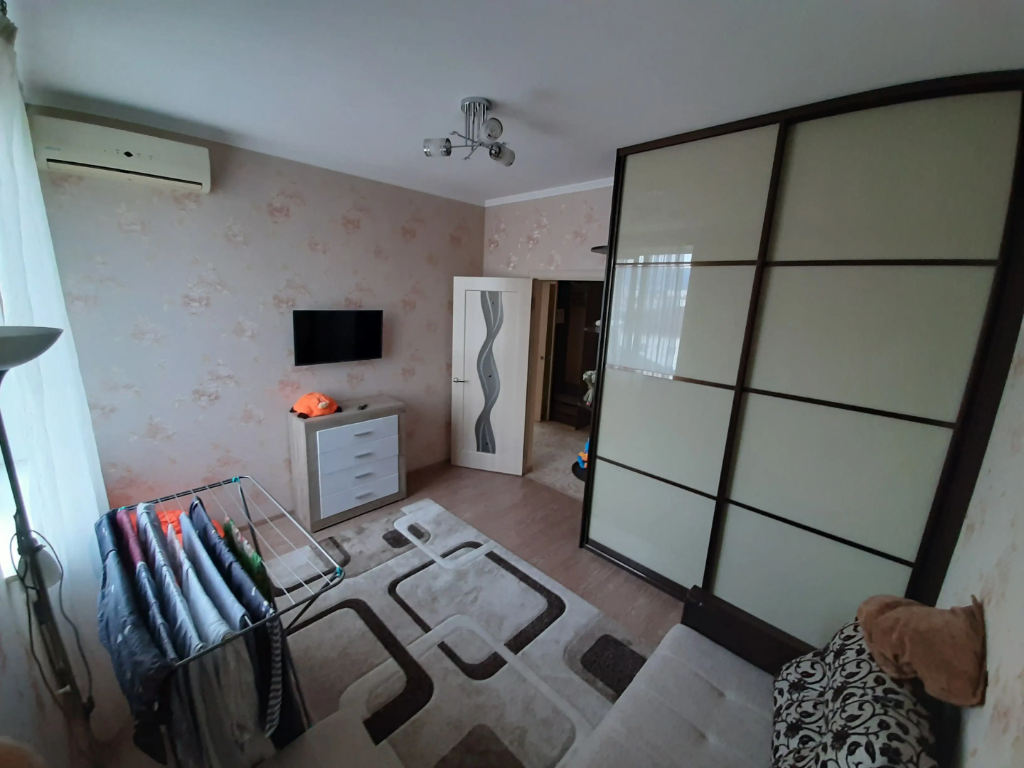 Квартира Двухкомнатная с видом на море и горы