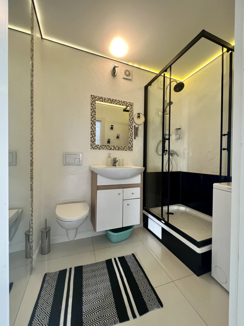 Квартира 3-комнатная Zoya Apart в центре у Нижнего озера