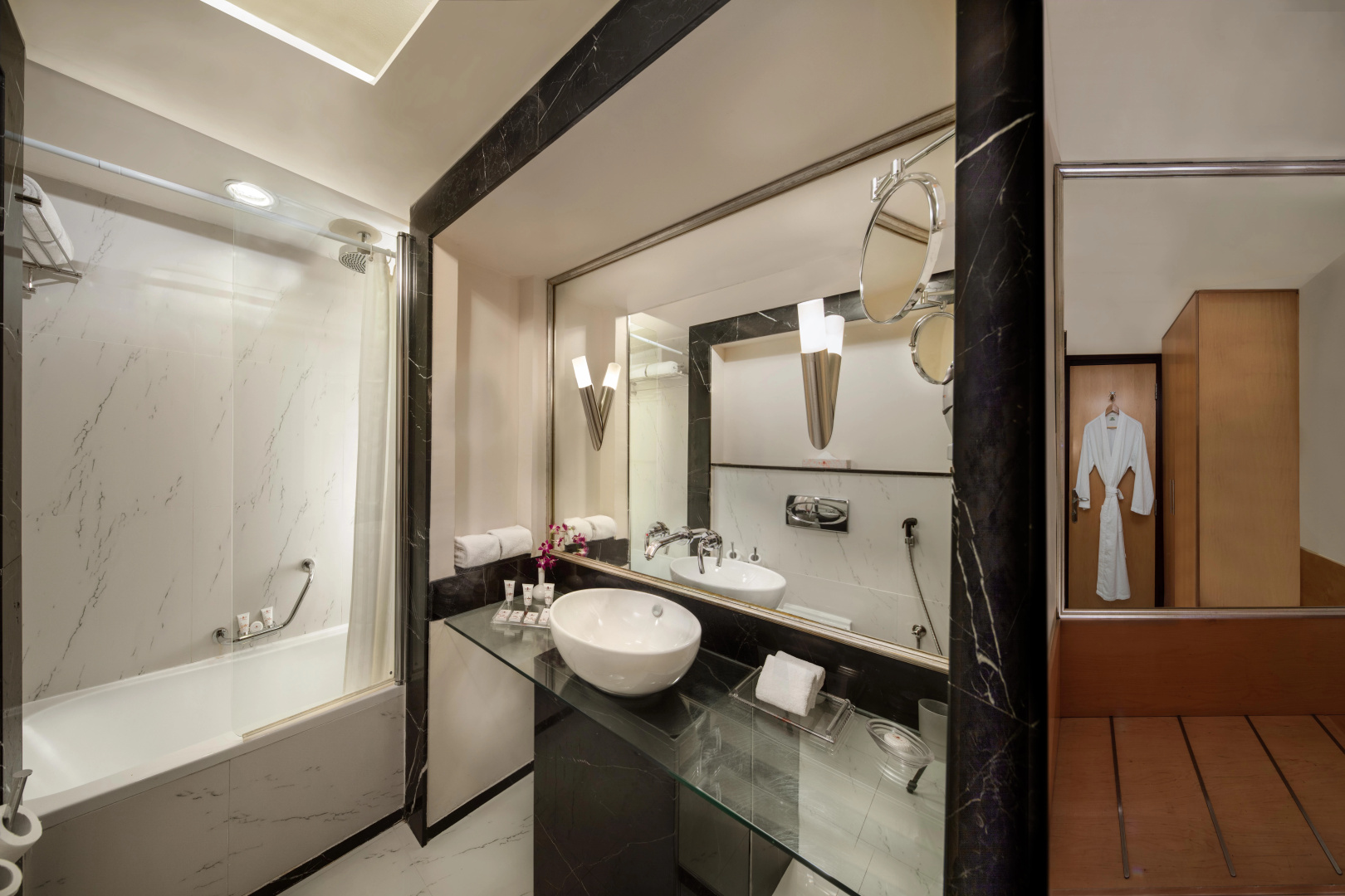 Savoy Suites Hotel Apartment