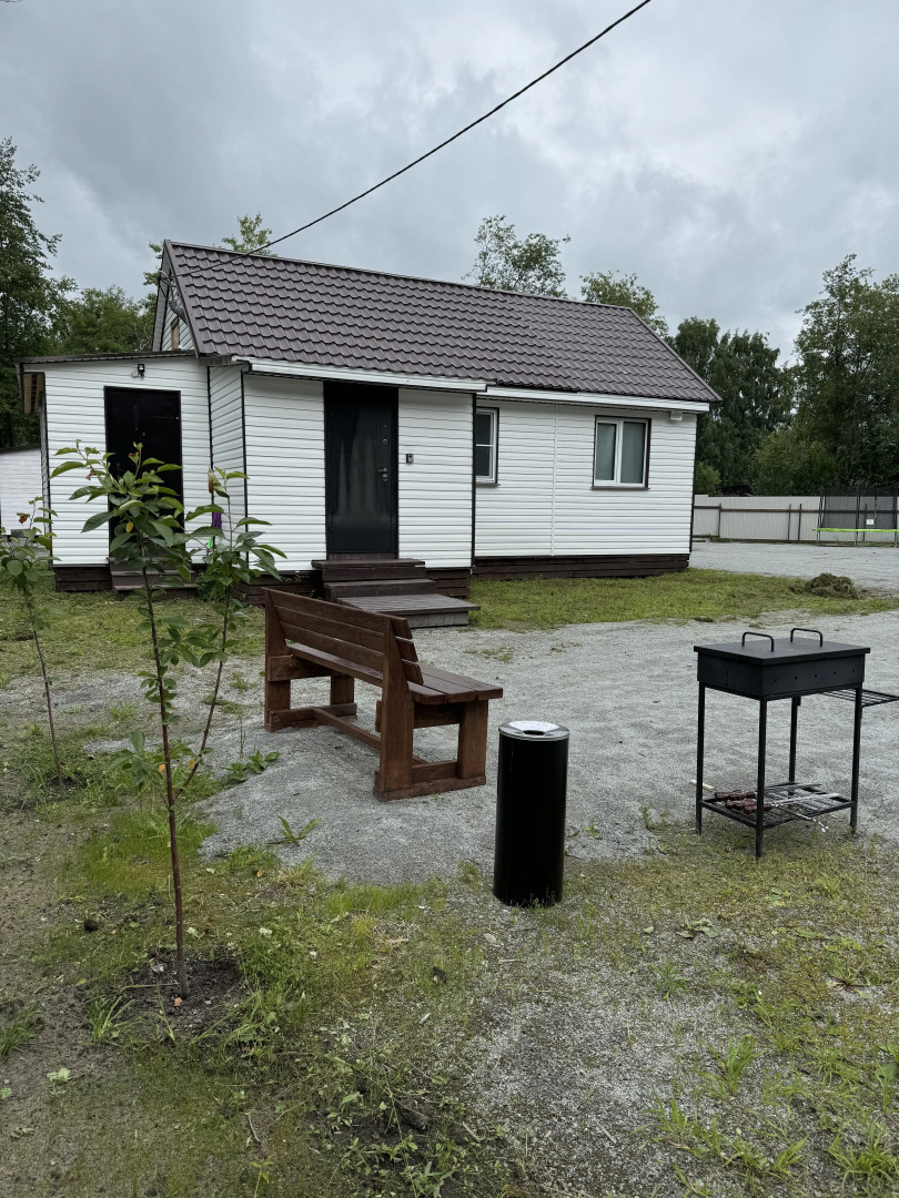 Частный дом House by river