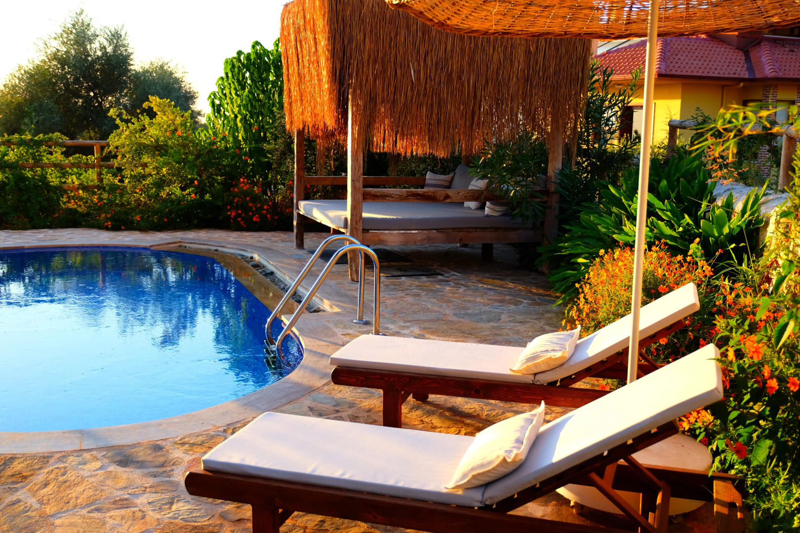 Отель Mandarin & Mango Boutique Hotel