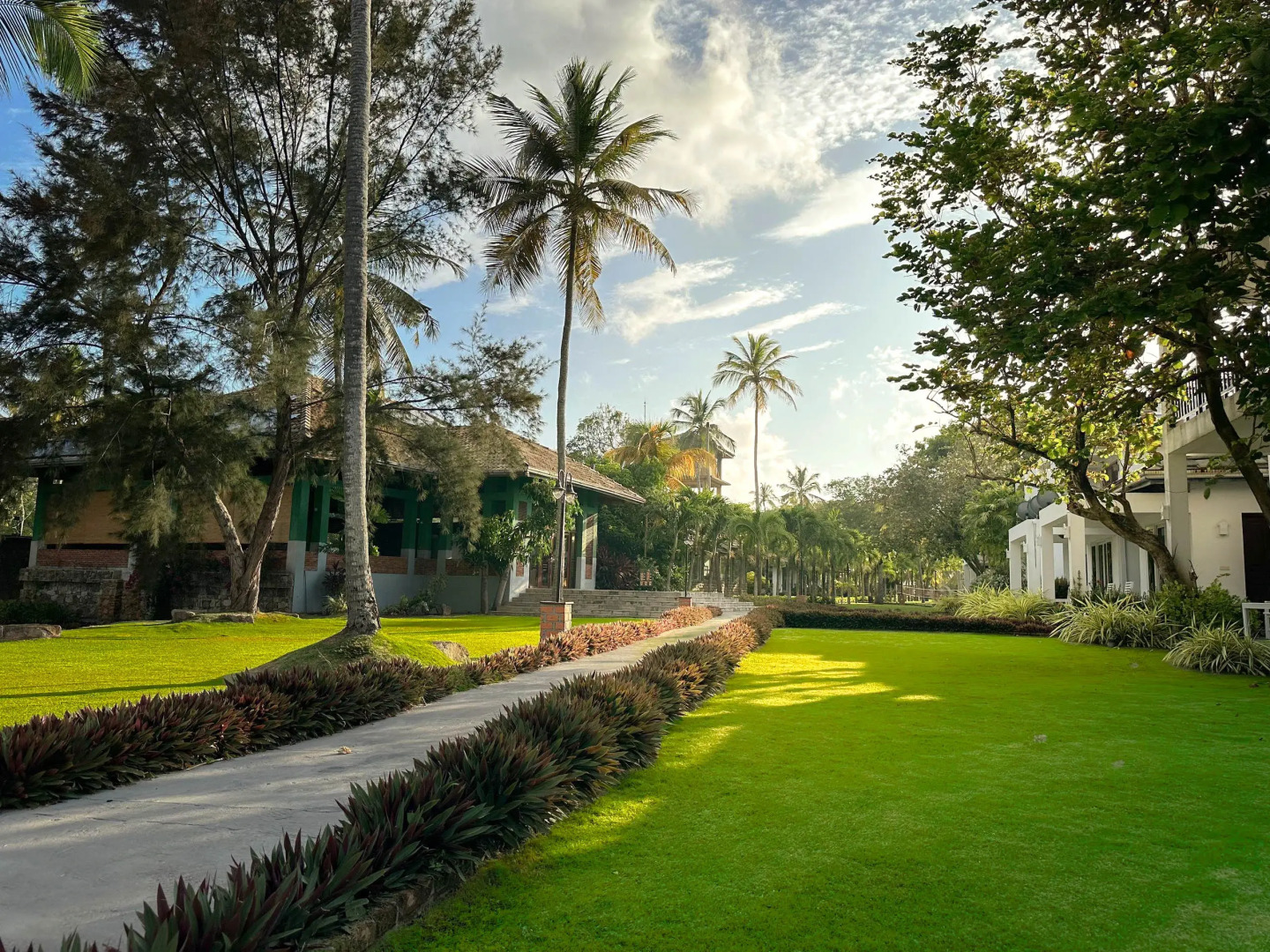 Отель Amaluna Resorts