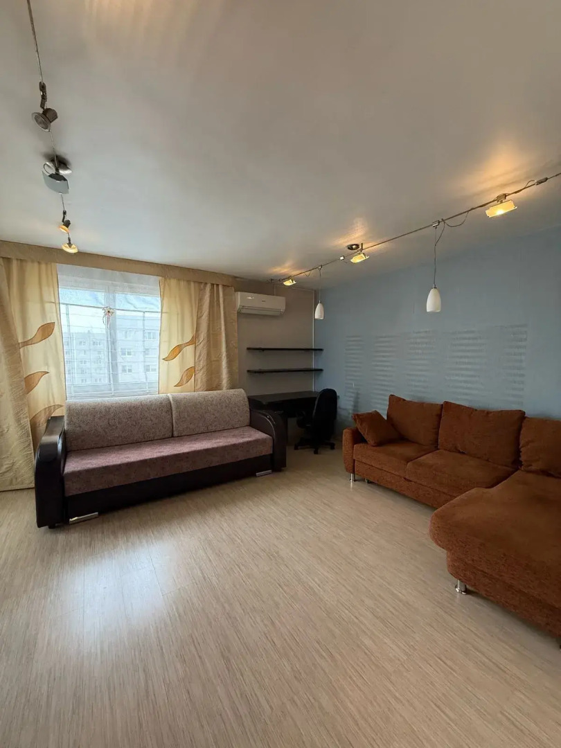 Квартира 2-комнатная ул. Азина 5/1