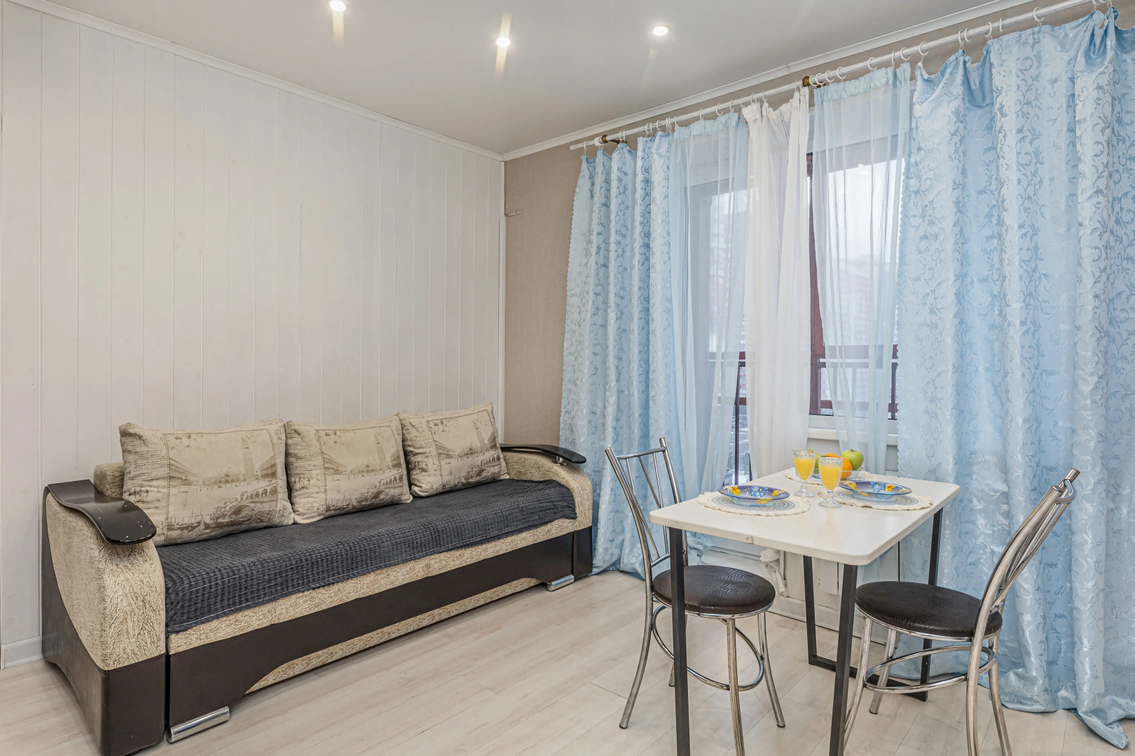 Квартира на Братьев Кашириных 131