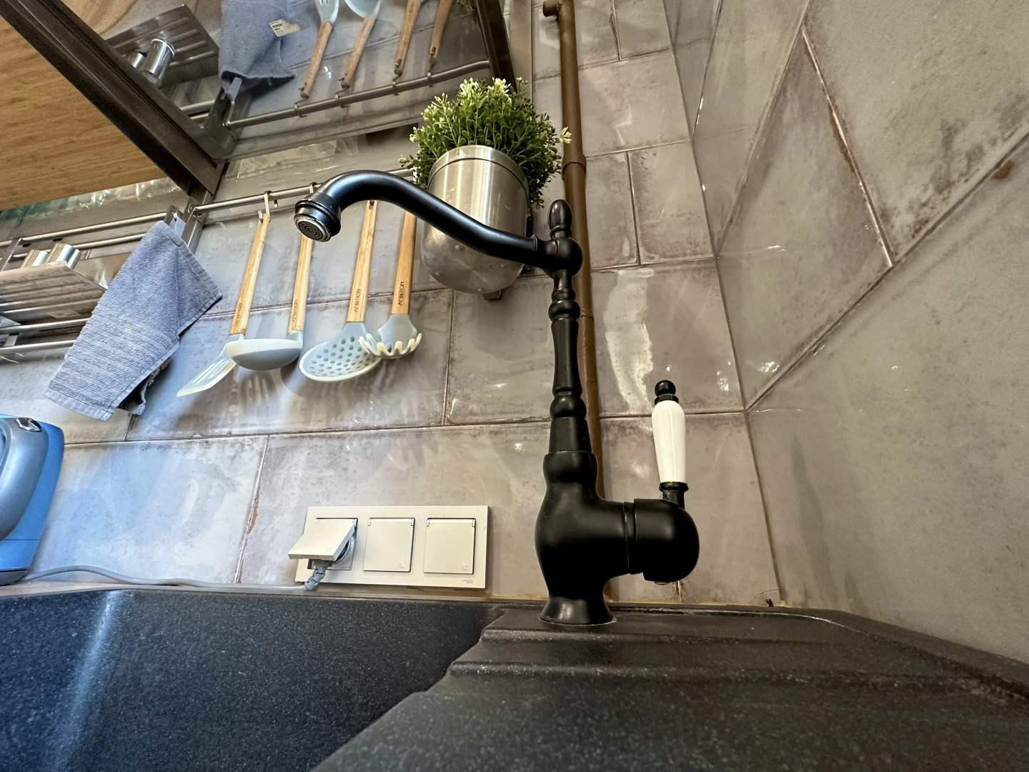 Апартаменты InterLoft 2 City Center Free Parking Wi-Fi 100/50 Smart TV