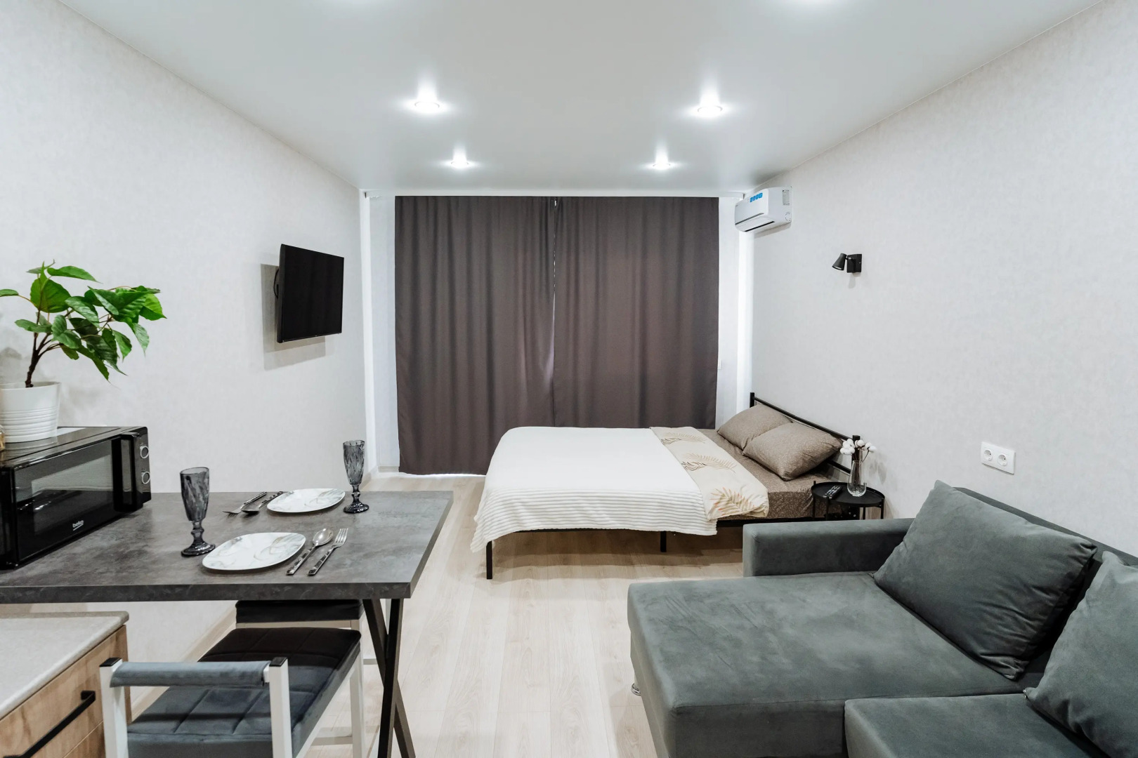 Квартира Современная студия на Комсомольской