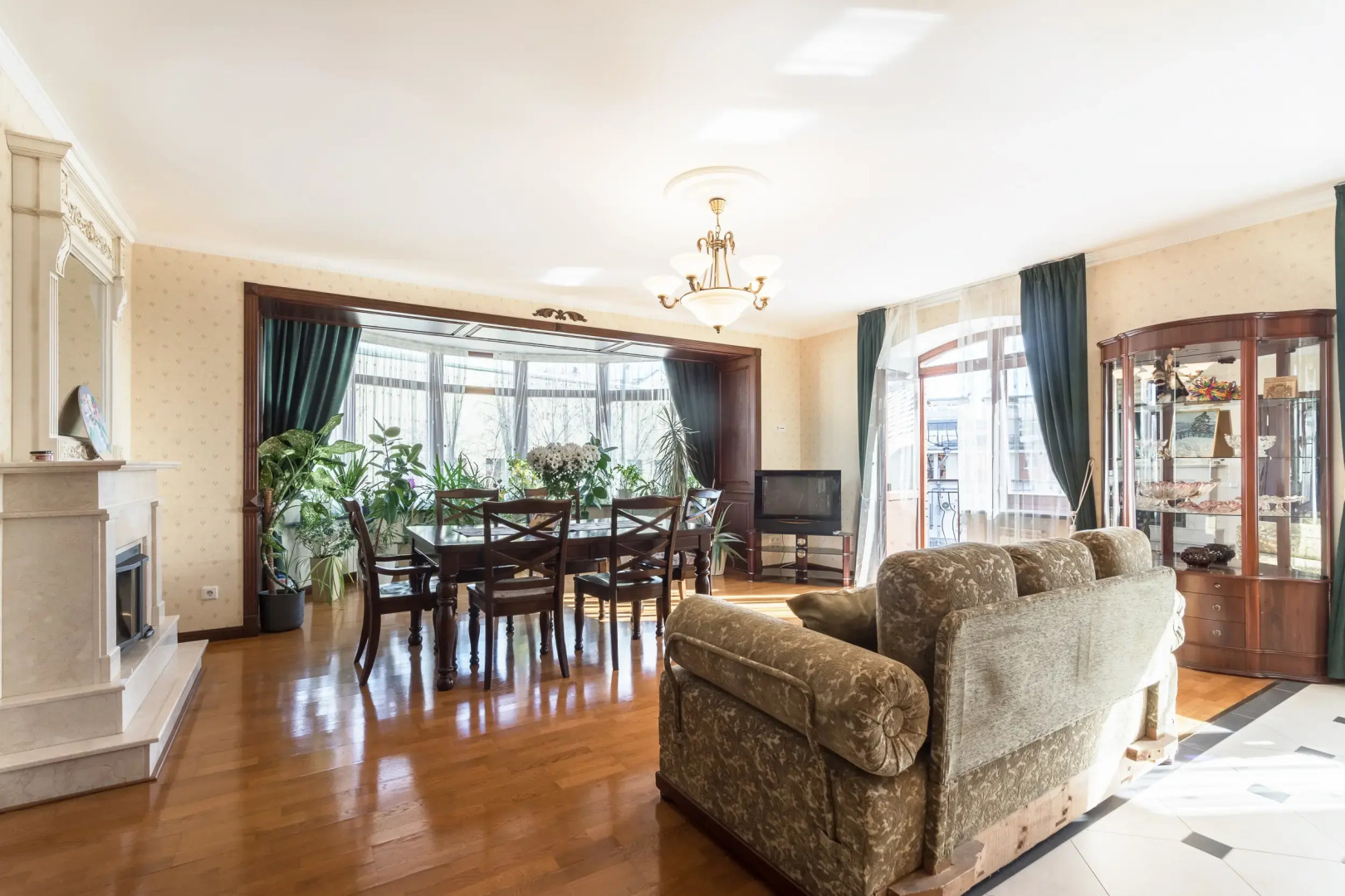 Апартаменты Большие красивые апартаменты напротив Кремля