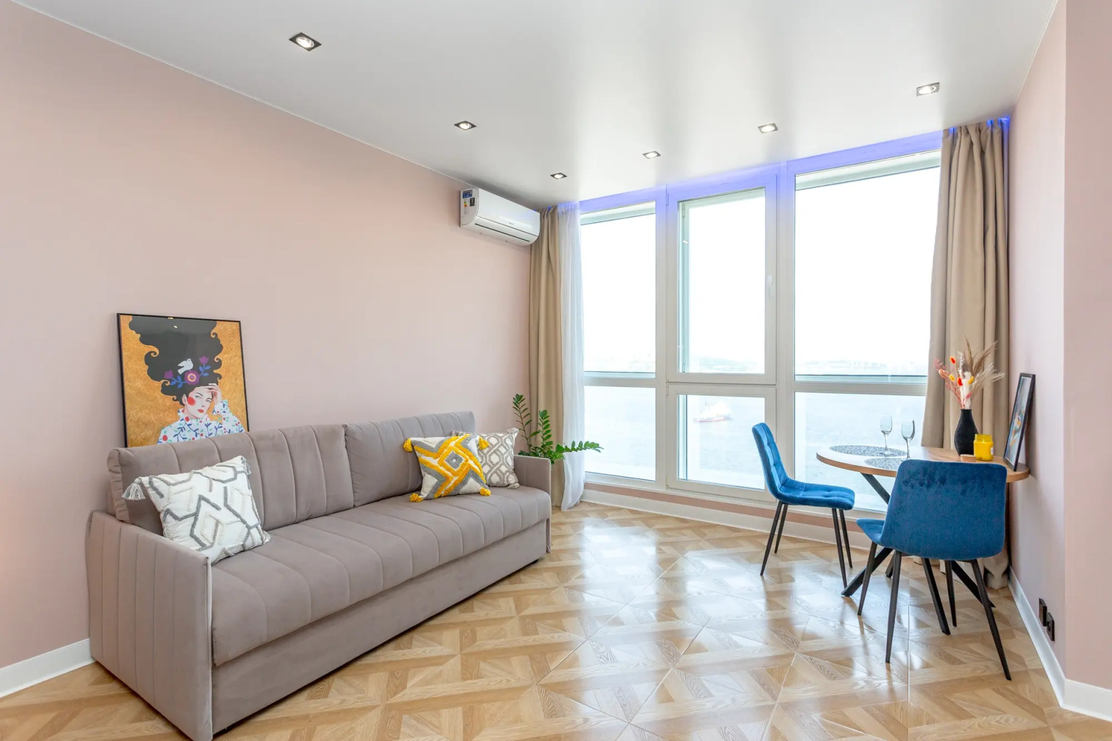 Апартаменты с витражом