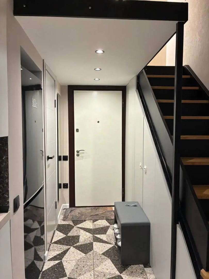 Апартаменты Современные в Скандинавском Стиле с Мансардными Окнами в Центре Москвы