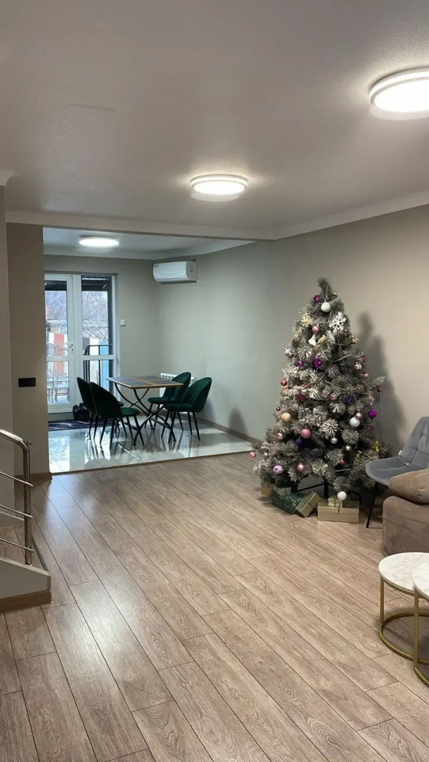 Частный Дом ШикаЛад Кмв с Зоной Отдыха на Улице