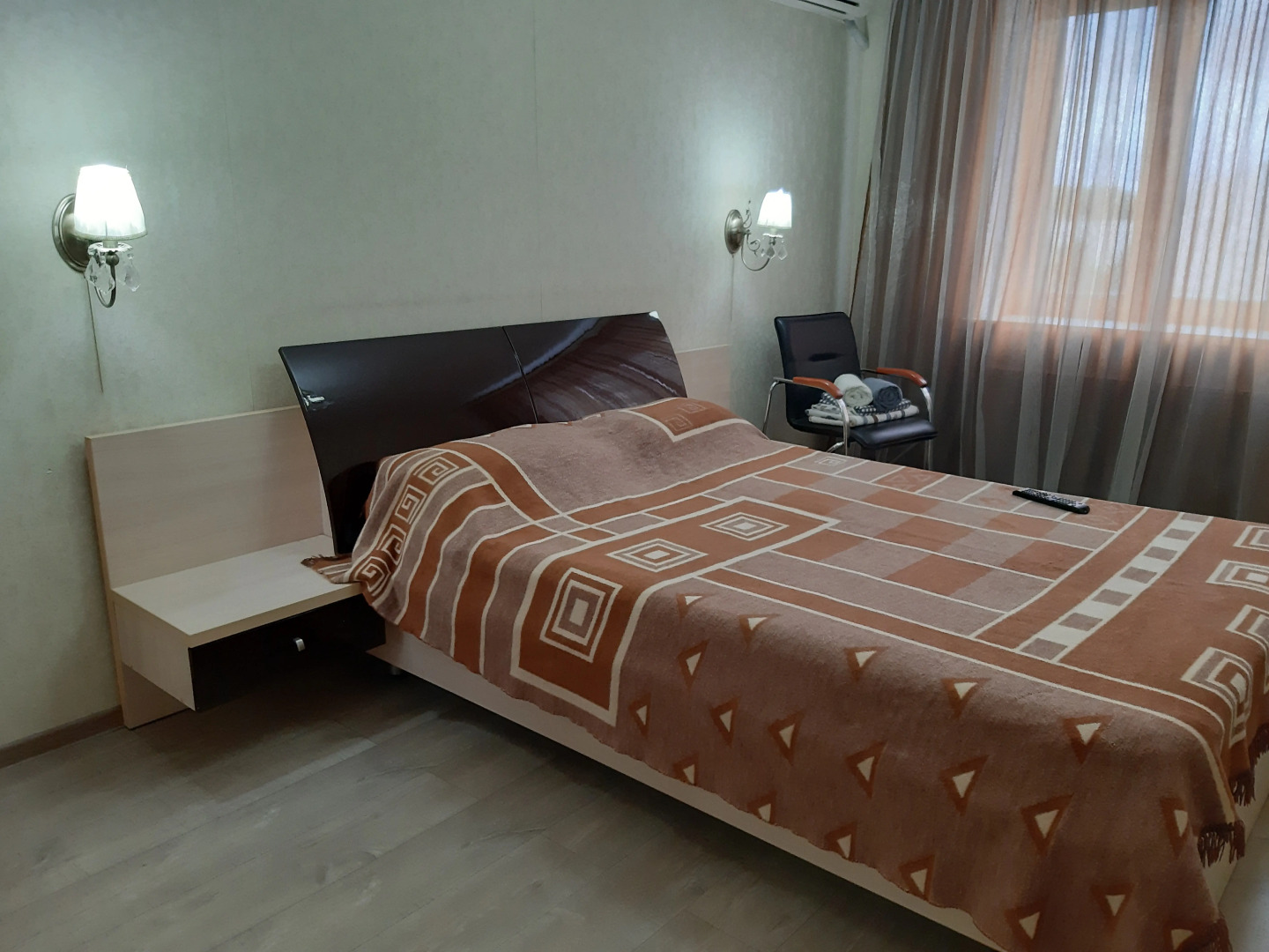 Апартаменты на Правой набережной Сугутки 1