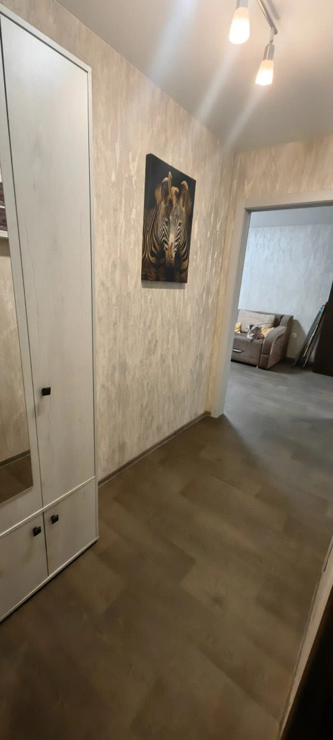 Квартира студия на Строителей с видом на ТЦ Планета