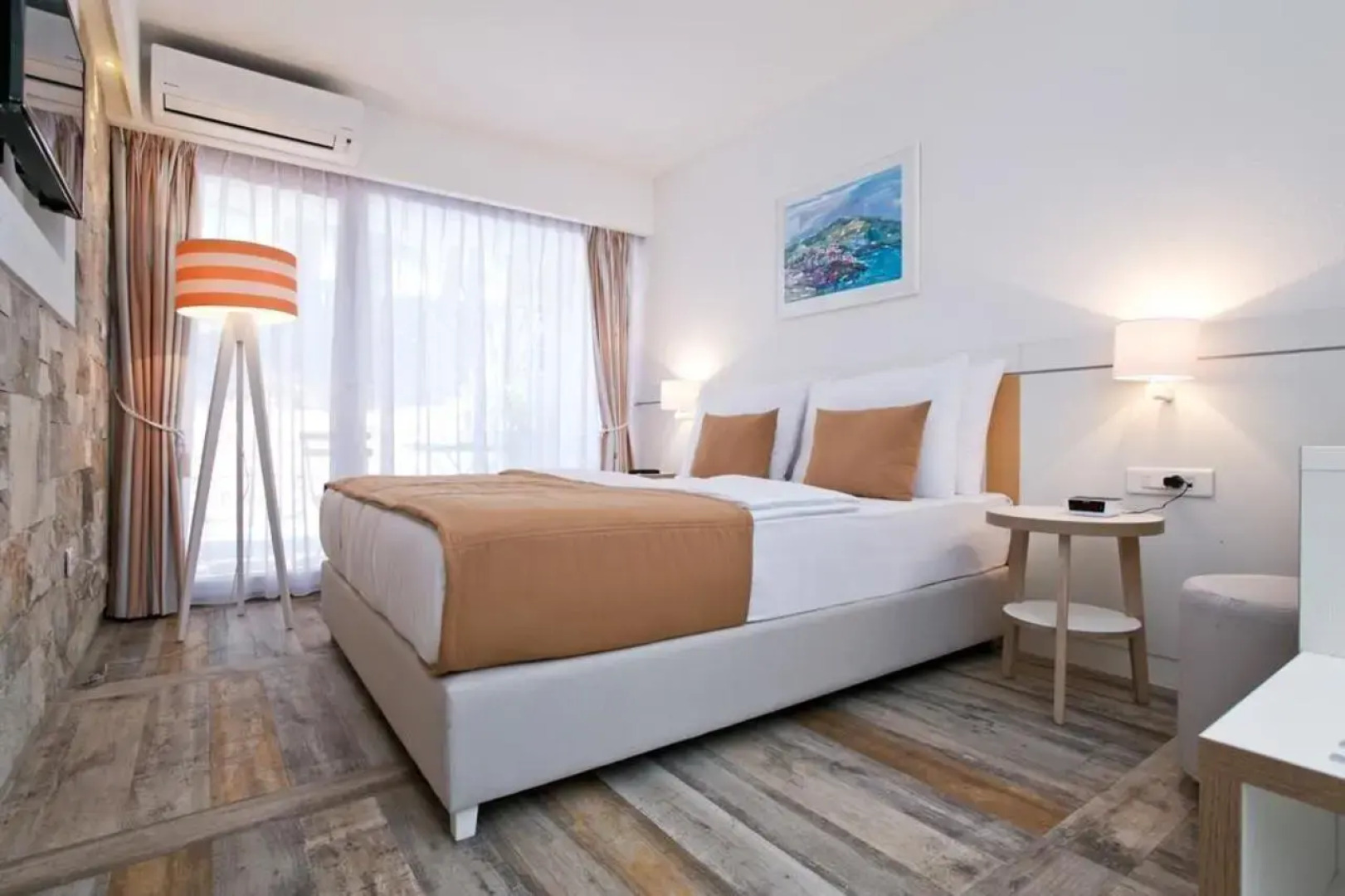 Отель Castellastva