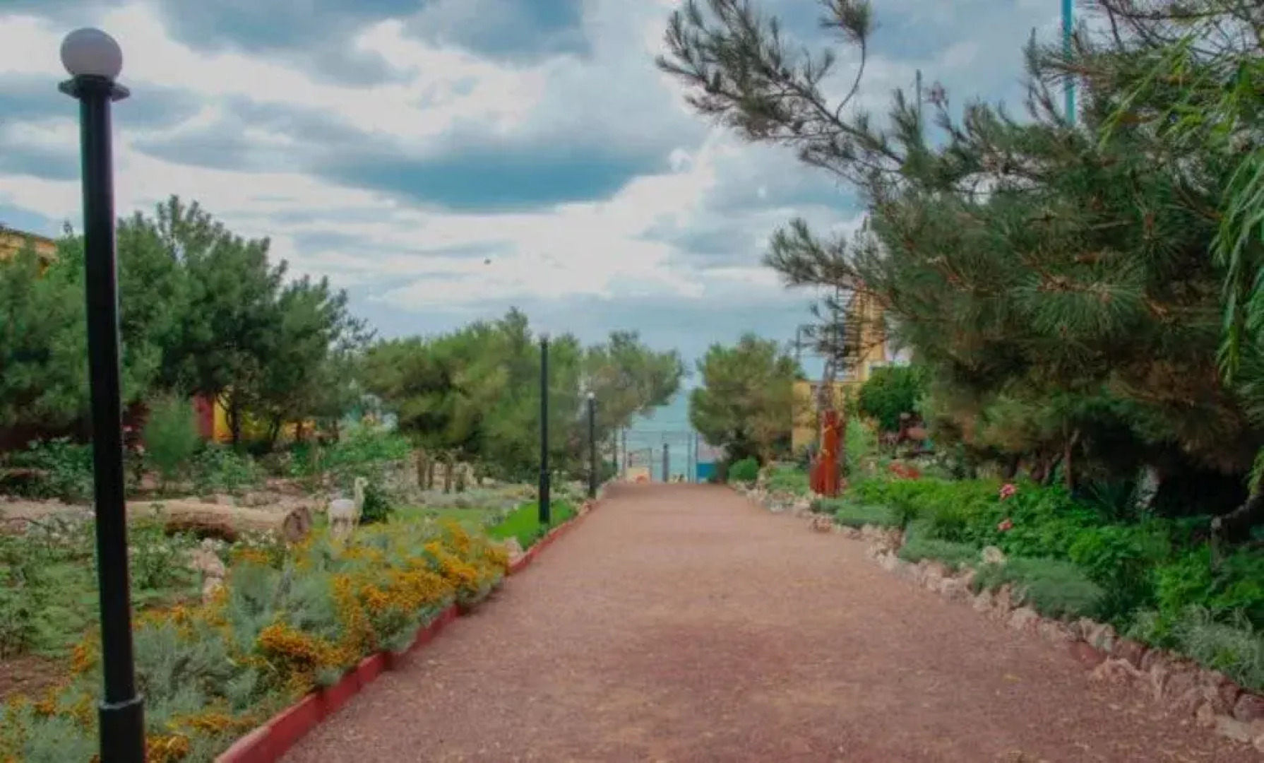 Курортный отель Авангард