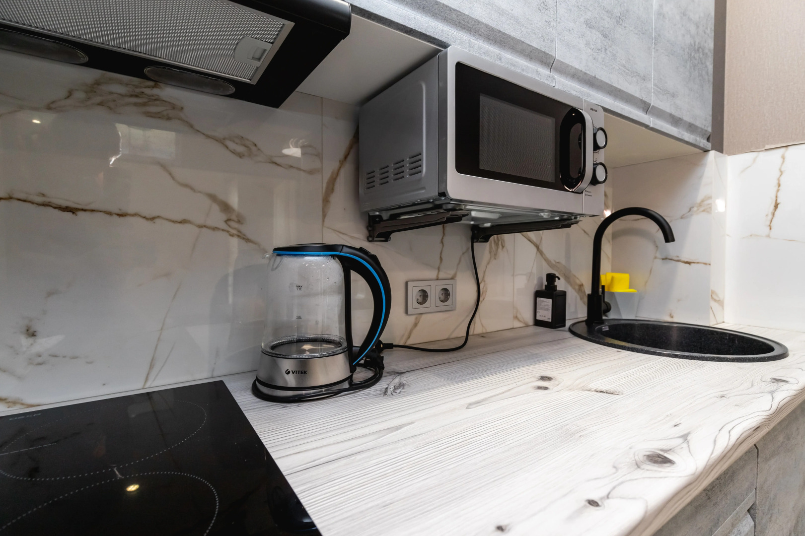 Апартаменты Море Апартаментов на Эстонской 37/9  - 1