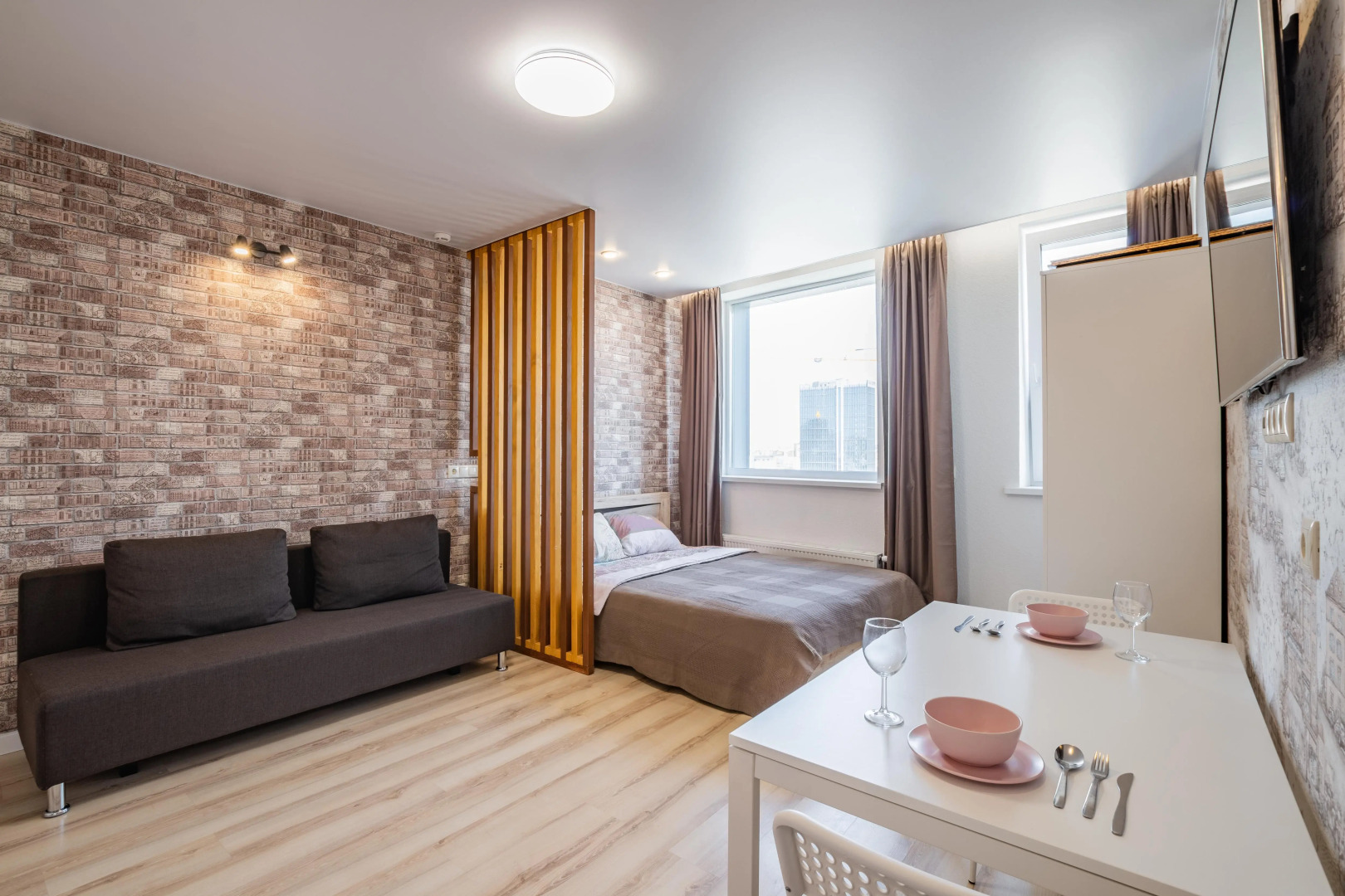 Апартаменты UyutnoEKB ЖК Артек на 12 этаже