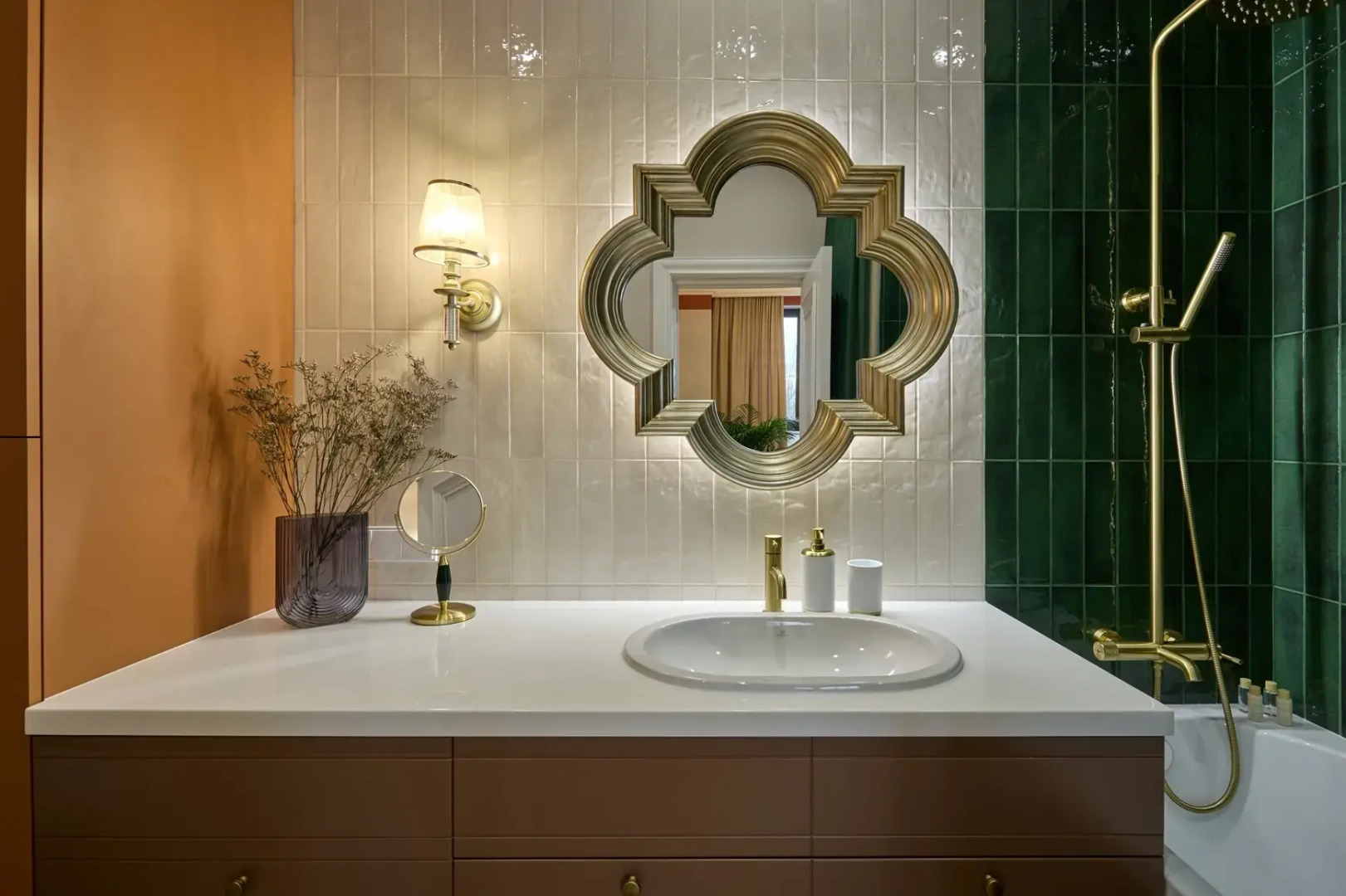 Апартаменты ЕвроУют Уникальные яркие дизайнерские