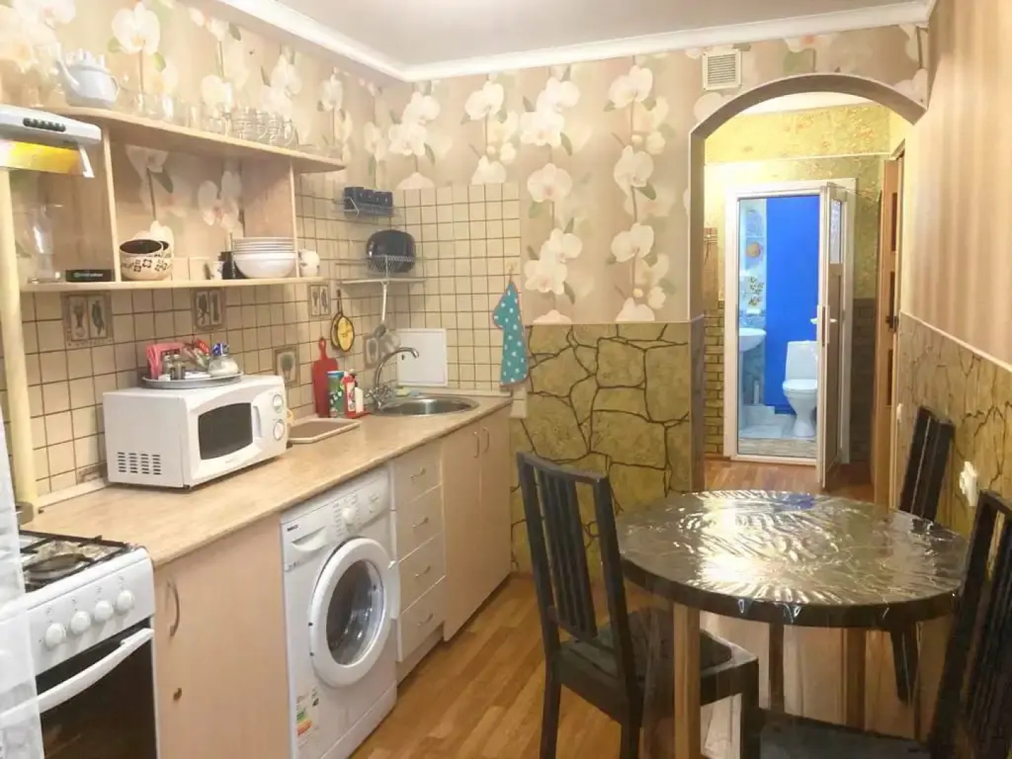 Апартаменты Широкая 34