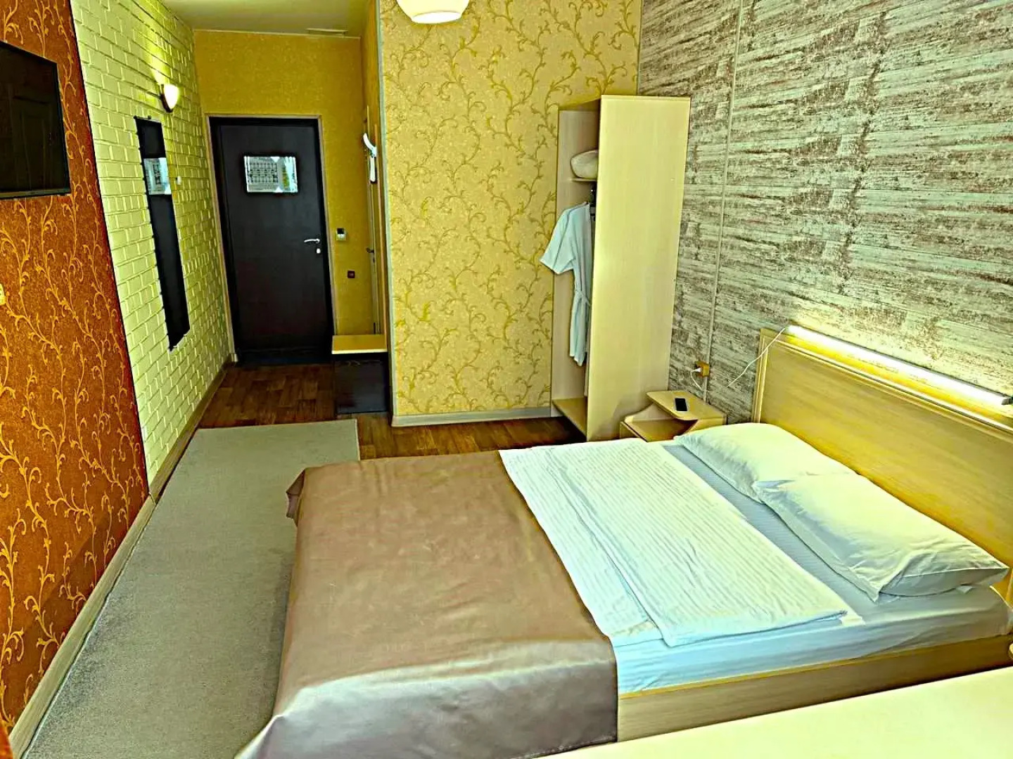 Отель АртПлаза