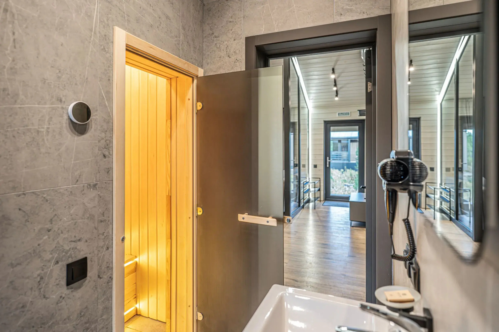 Отель Русские сезоны Эмбиент парк