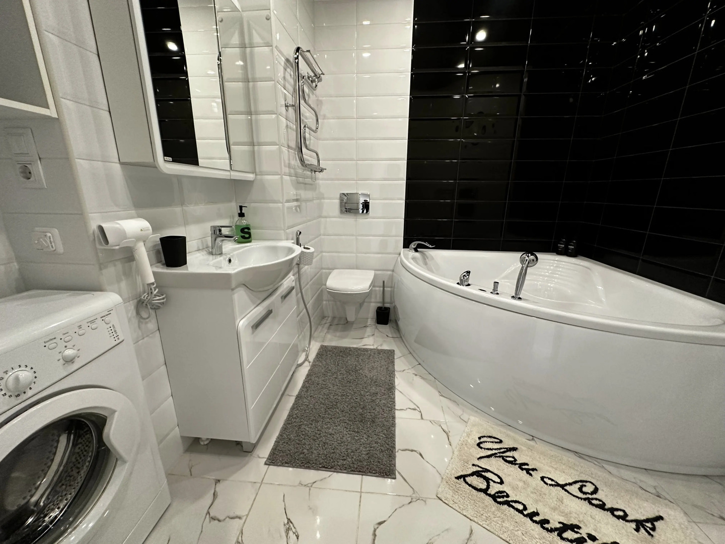 Квартира Магирус с Парящей Кроватью и Джакузи