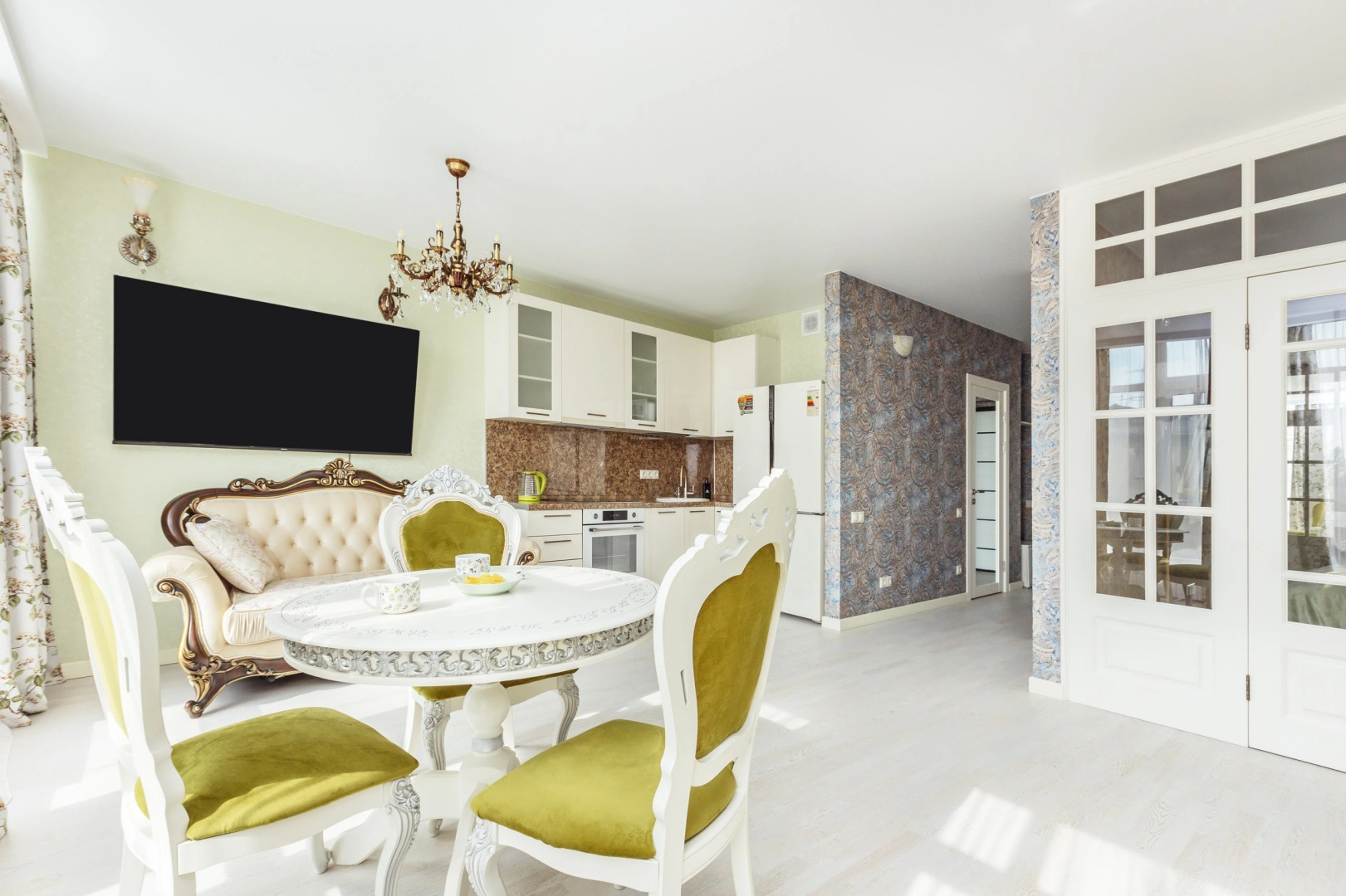 Апартаменты Новые в ЖК Москва для 5-6 гостей