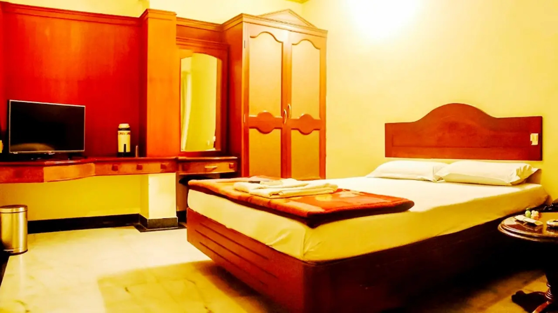 Апартаменты Krishna Park