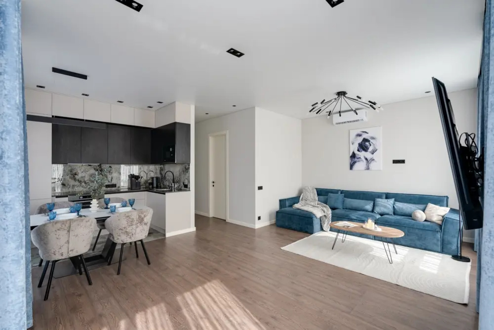 Апартаменты UraganAPART Ария