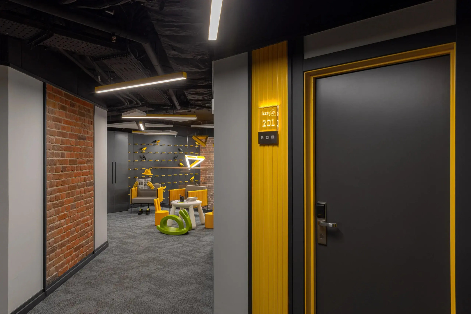 Апарт-отель izzziUP 4* COMMUNITY L&C