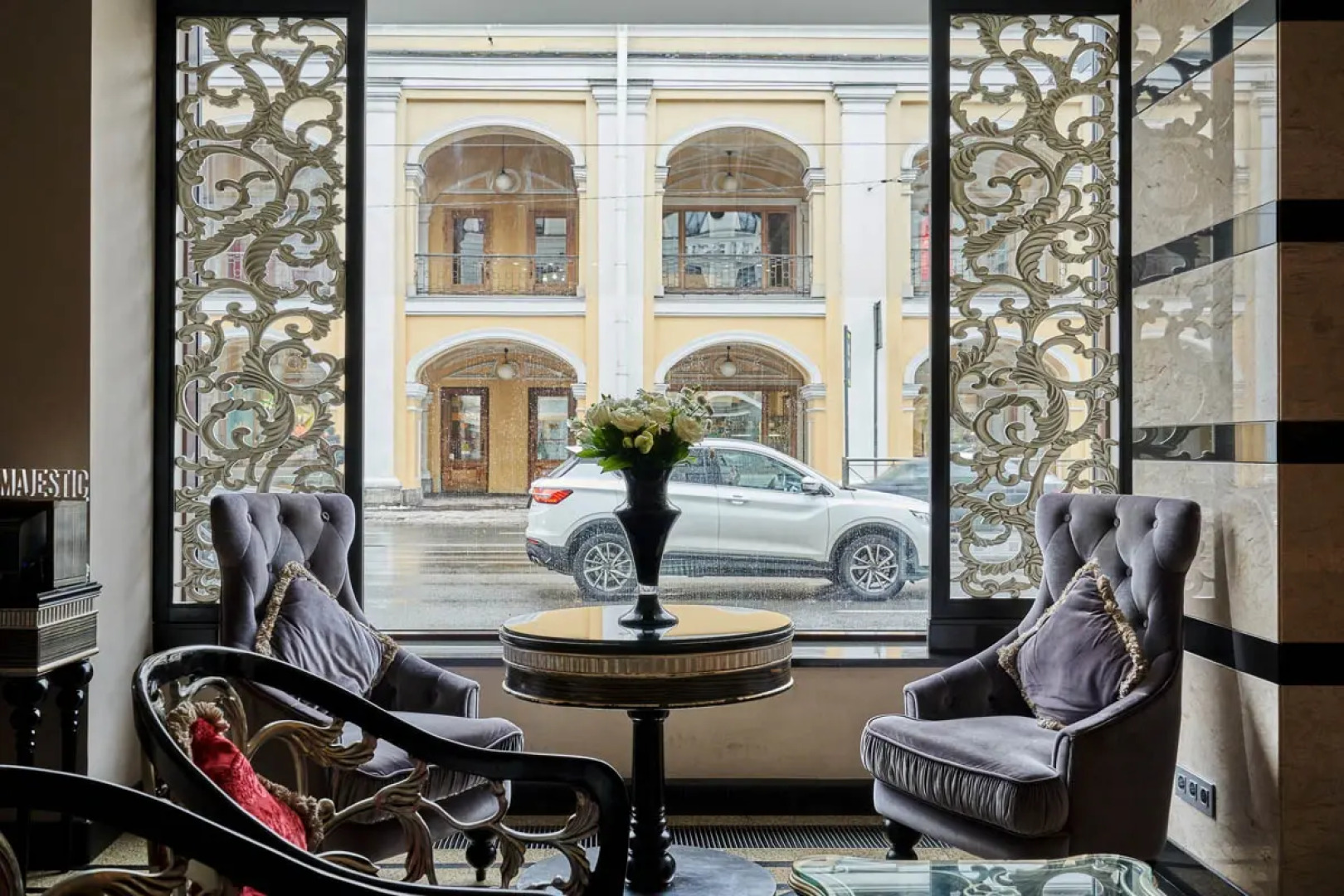 Маджестик Бутик Отель Делюкс