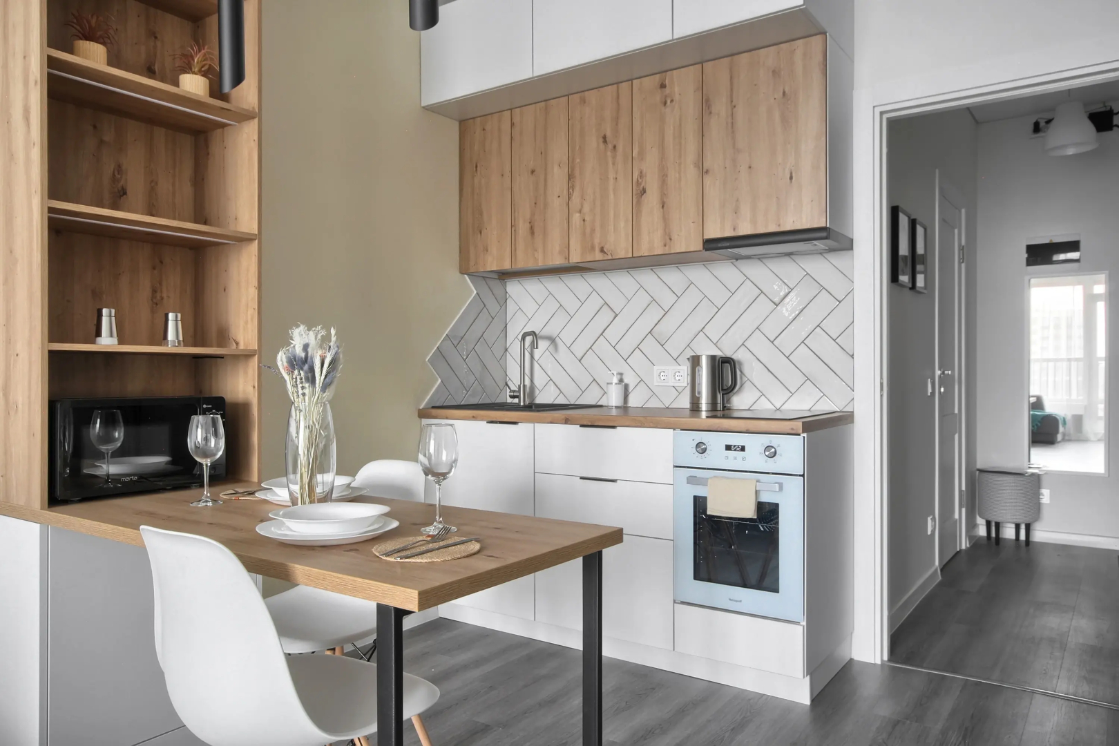 Апартаменты MyHomeYourHome на Дальневосточном проспект 19 к1