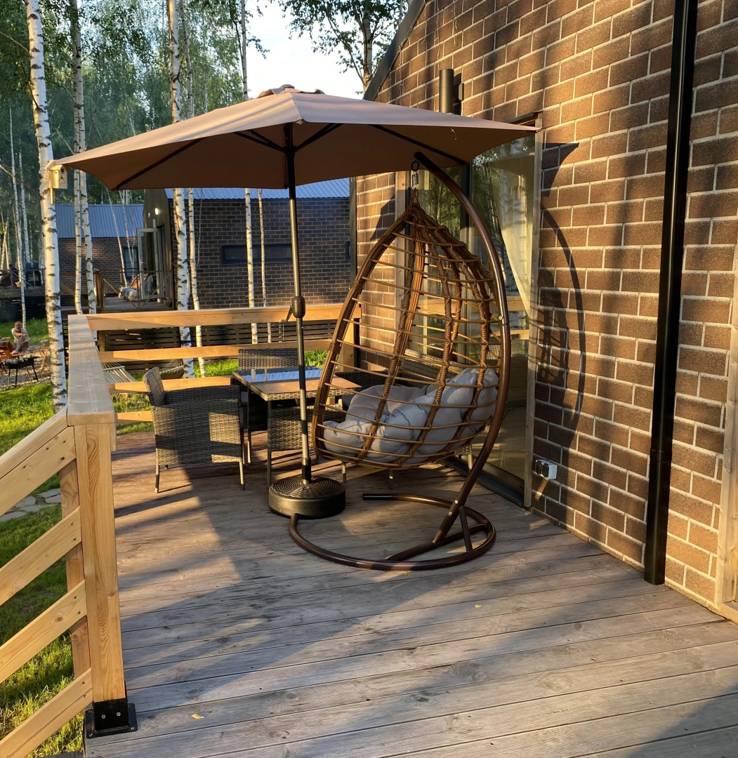 Гостевой дом в Грин Лаундж в окружении леса на берегу Истры