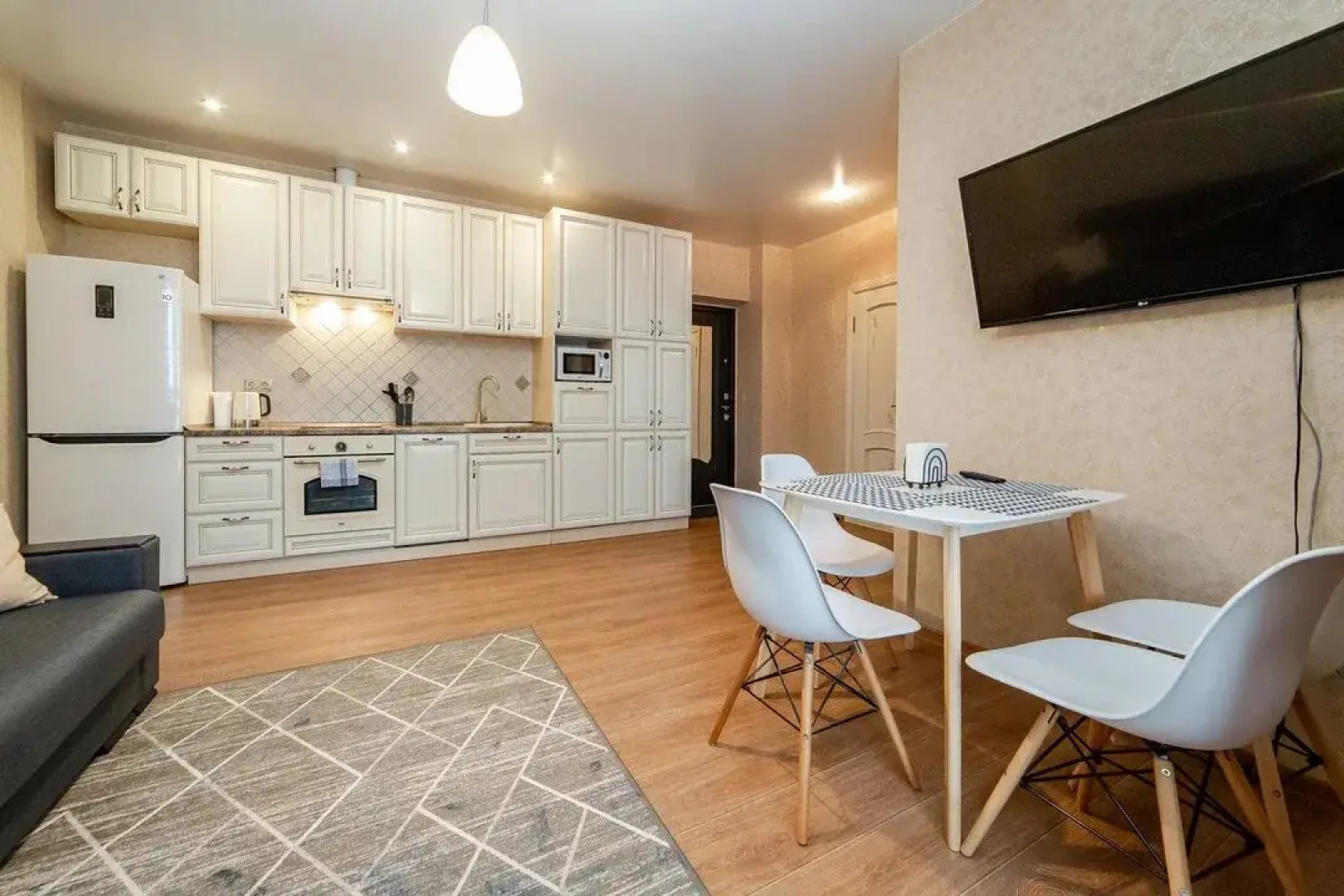 Апартаменты возле Национальной Библиотеки и ТРЦ Dana Mall на Туровского 26