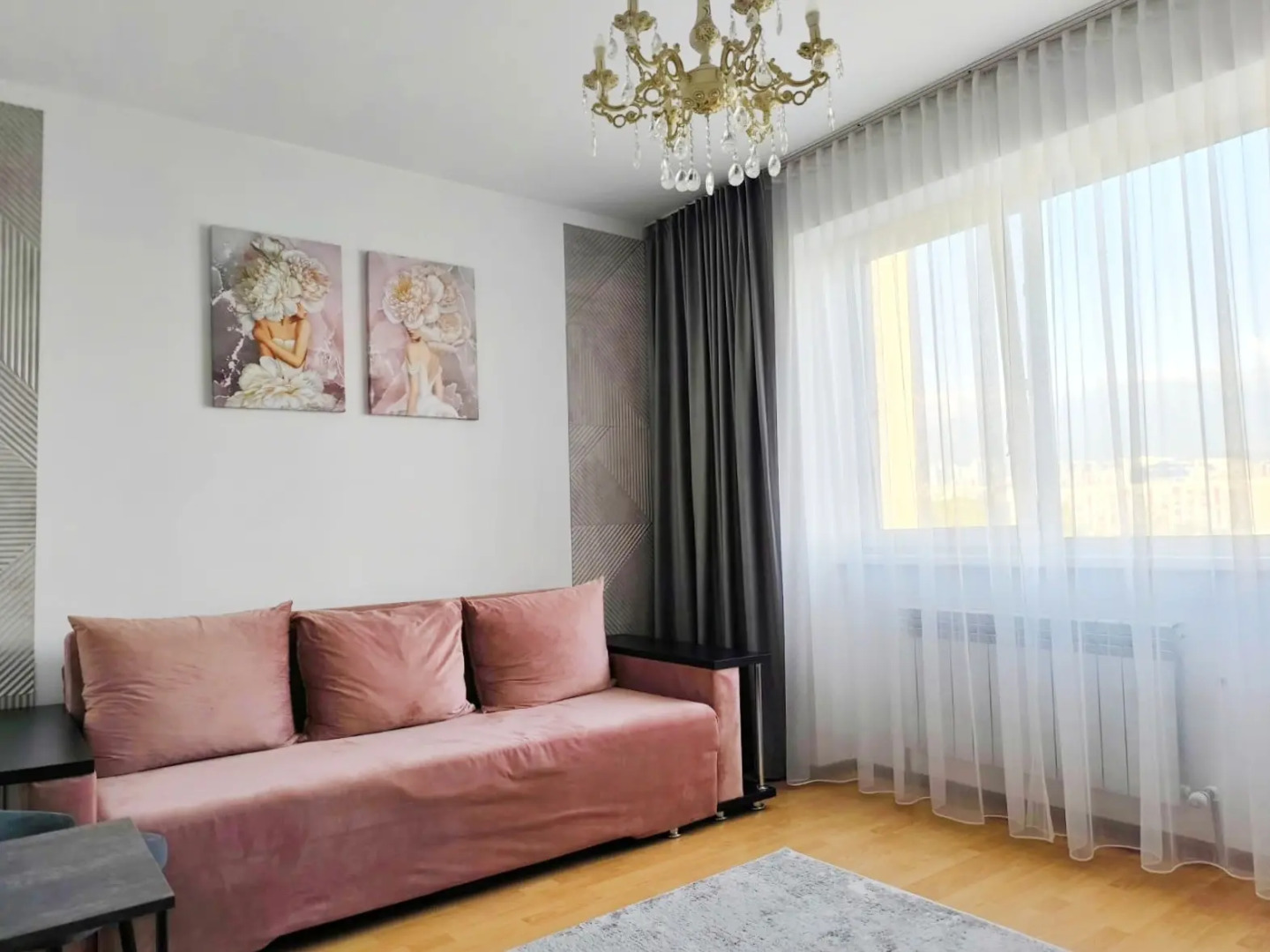 Двухкомнатная Квартира в Центре с Видом на Город и на Горы