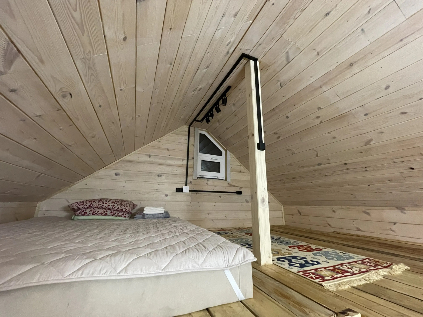 Глэмпинг Гостевой дом в стиле барнхаус «Горы зовут»