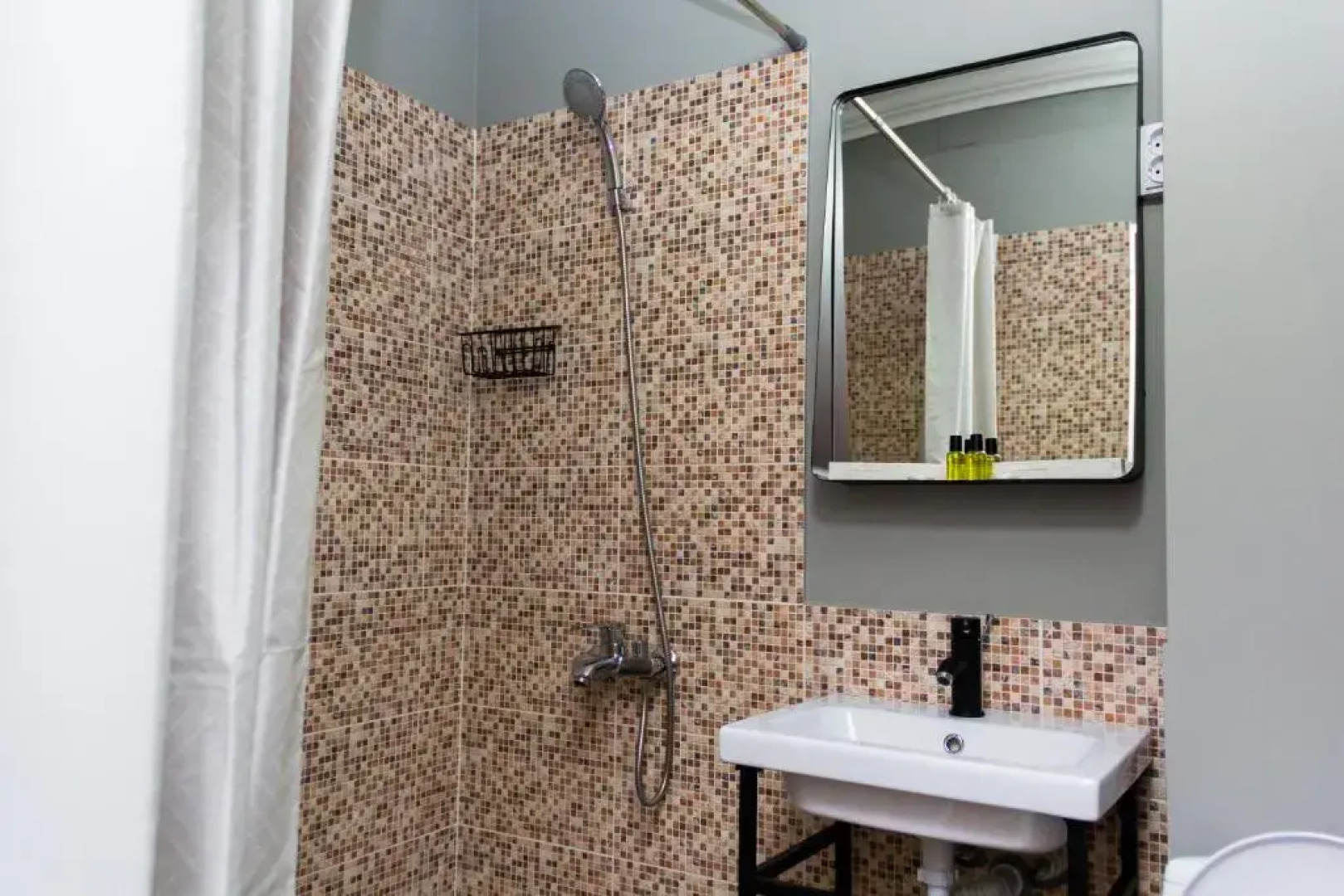 Отель Тахар