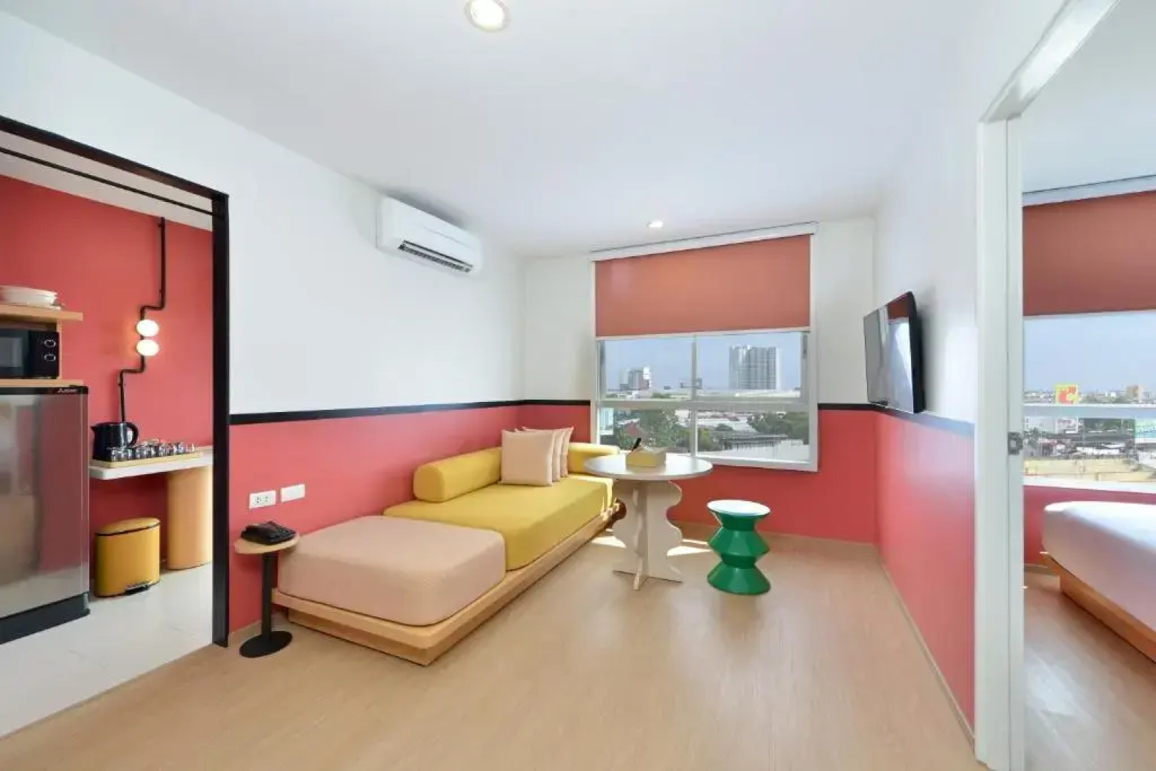 Отель The Grass Serviced Suites