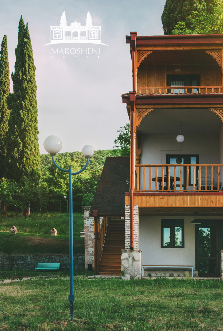 Отель Marosheni
